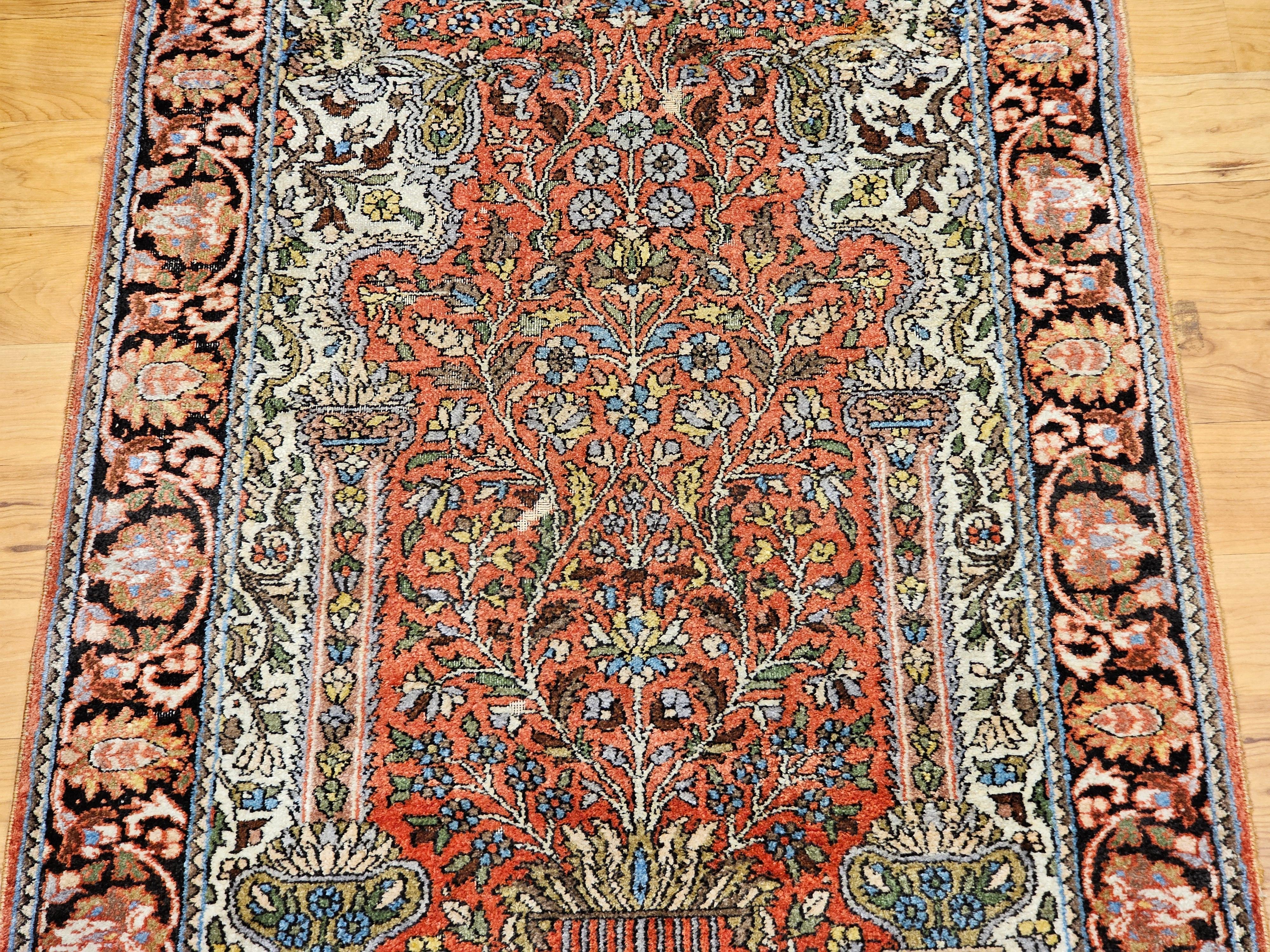 Tissé à la main Tapis turc vintage en soie représentant l'arbre de vie en rouge rouille, bleu, Brown, ivoire en vente