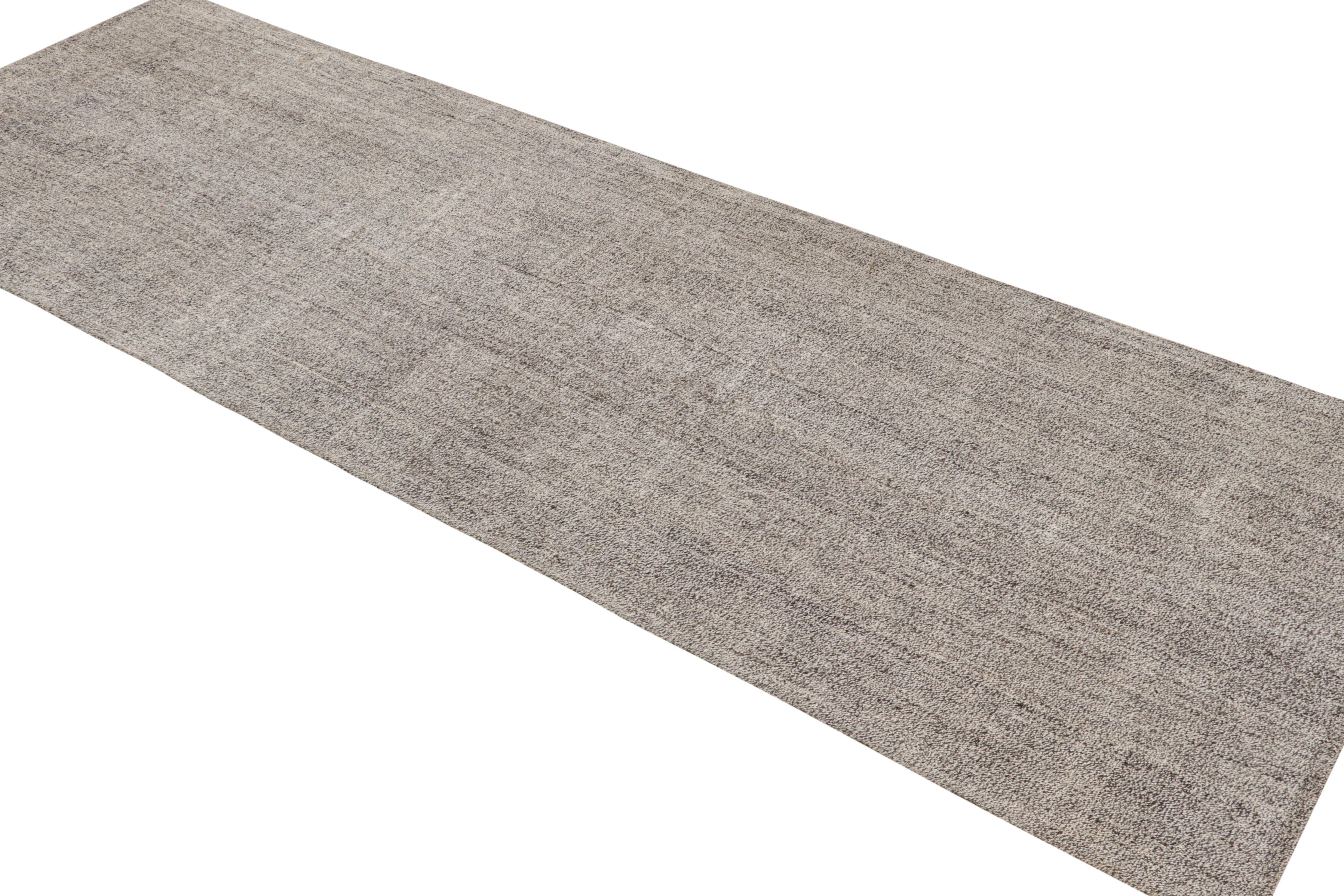 Alfombra turca vintage de lana gris plateada by Rug & Kilim Anudado a mano en venta