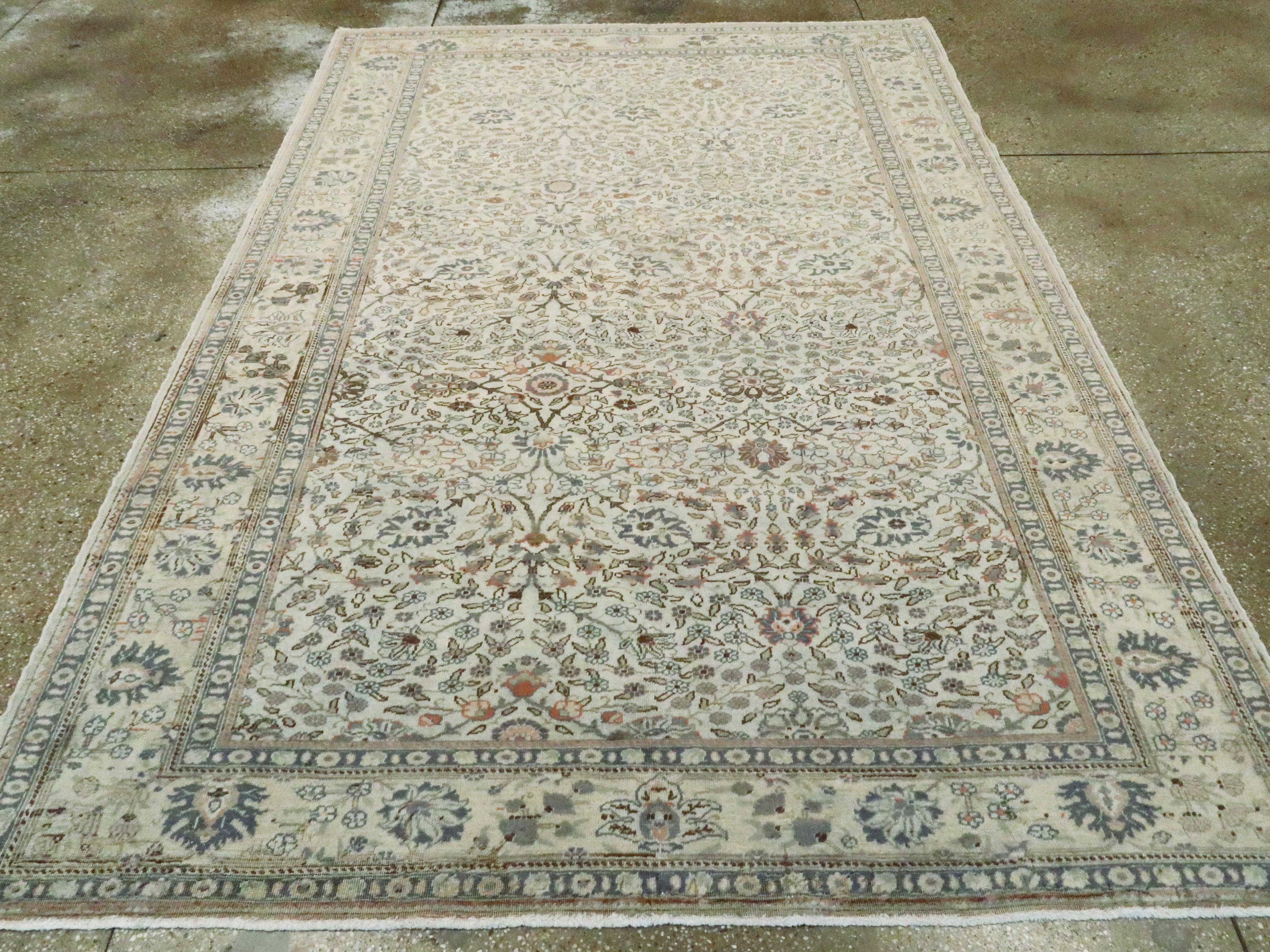 Türkischer Sivas-Teppich im Vintage-Stil (Handgeknüpft) im Angebot