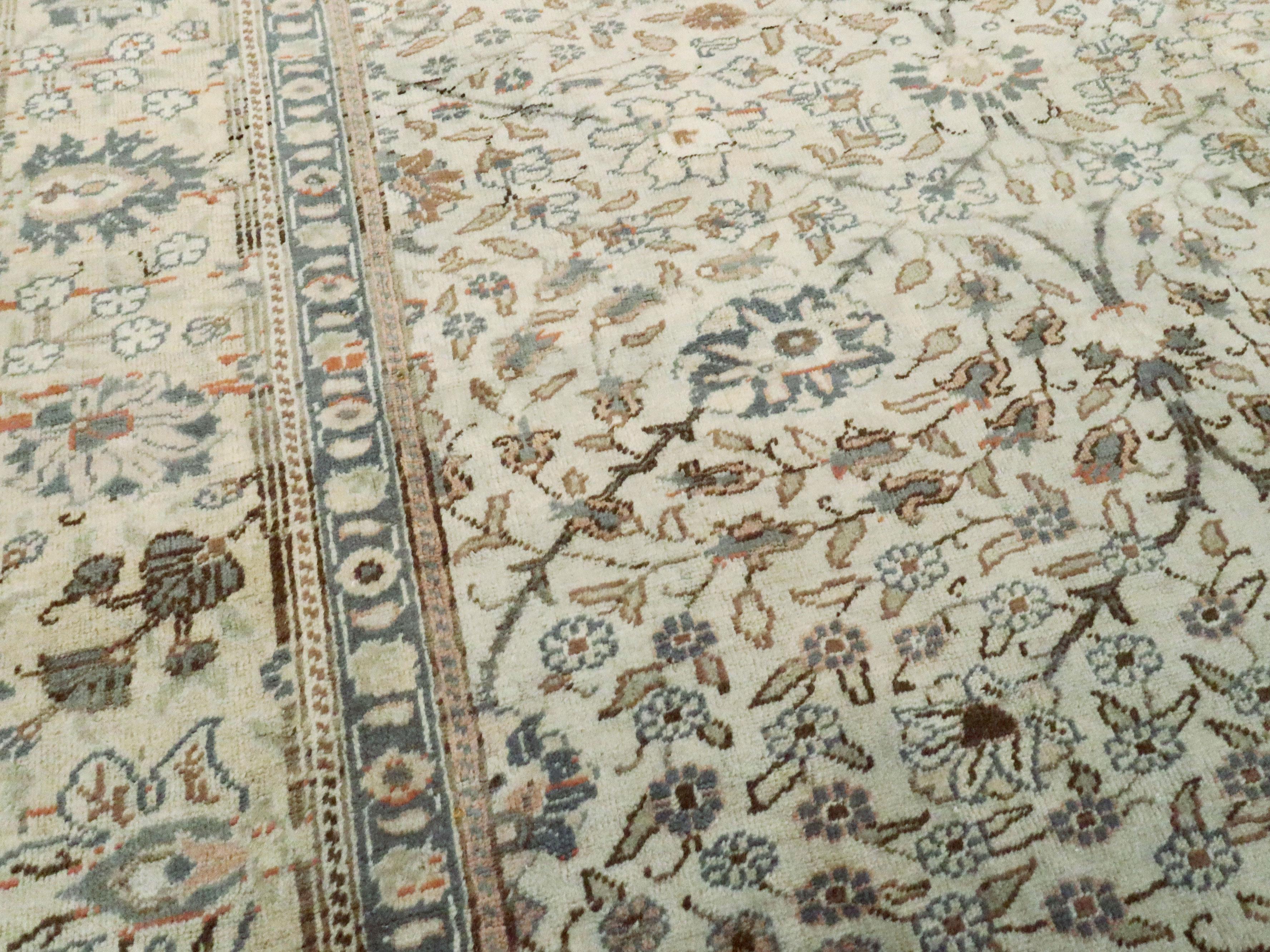 Türkischer Sivas-Teppich im Vintage-Stil (20. Jahrhundert) im Angebot