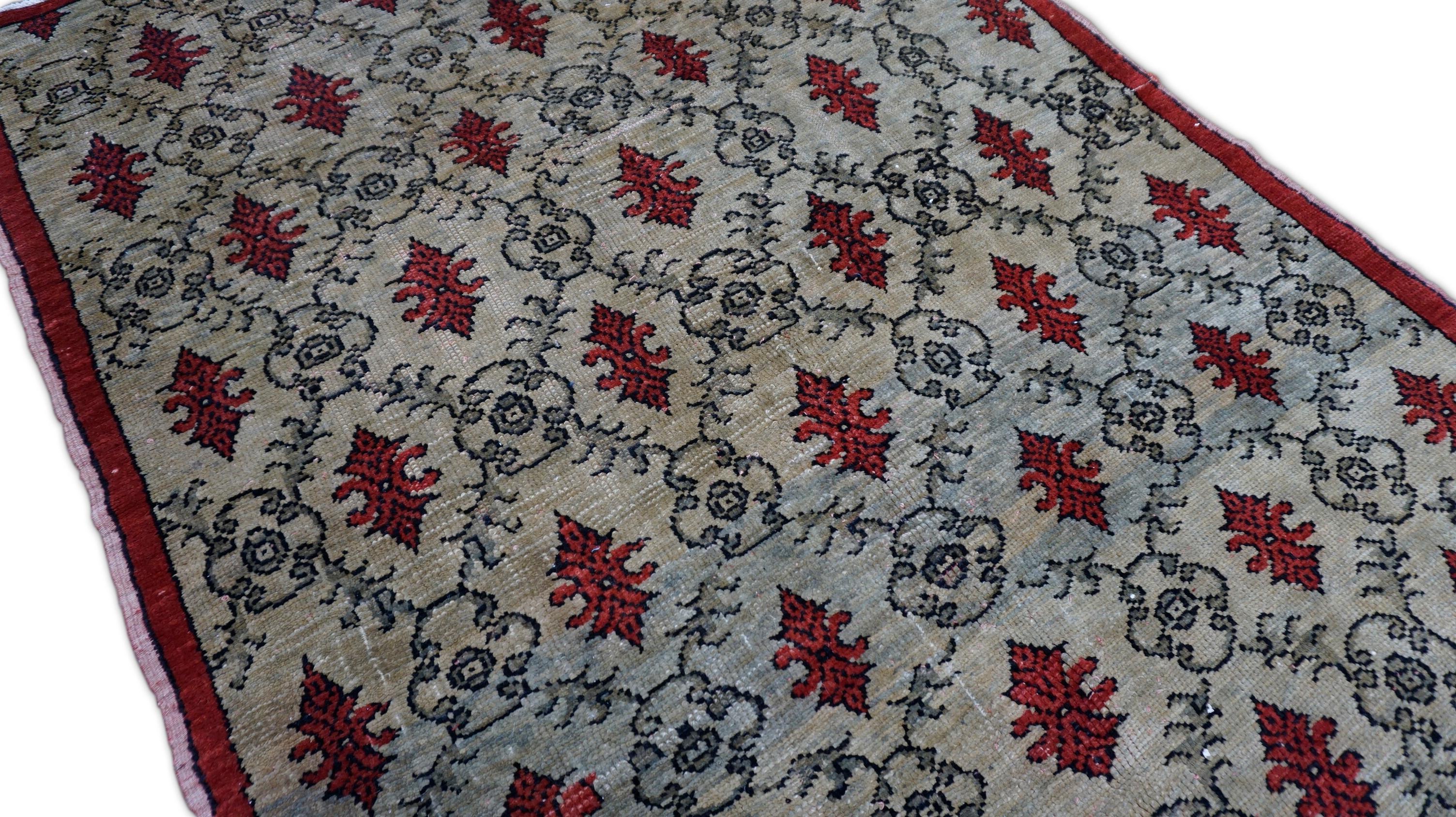 Türkischer Sivas-Wollteppich in Rot und Grün, 4'9''x6'7'' (20. Jahrhundert) im Angebot