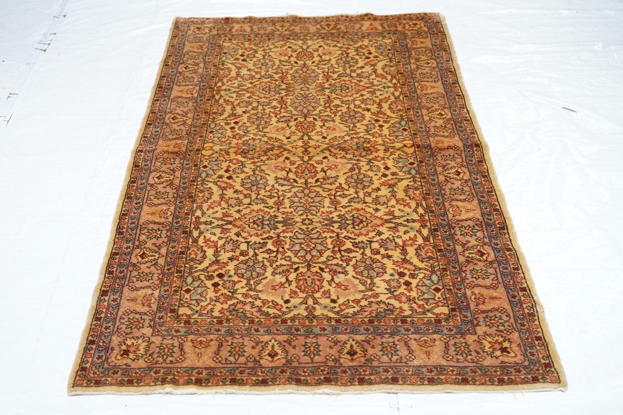 Türkischer Sivas-Teppich im Vintage-Stil 3'7'' x 6'5'' (Wolle) im Angebot