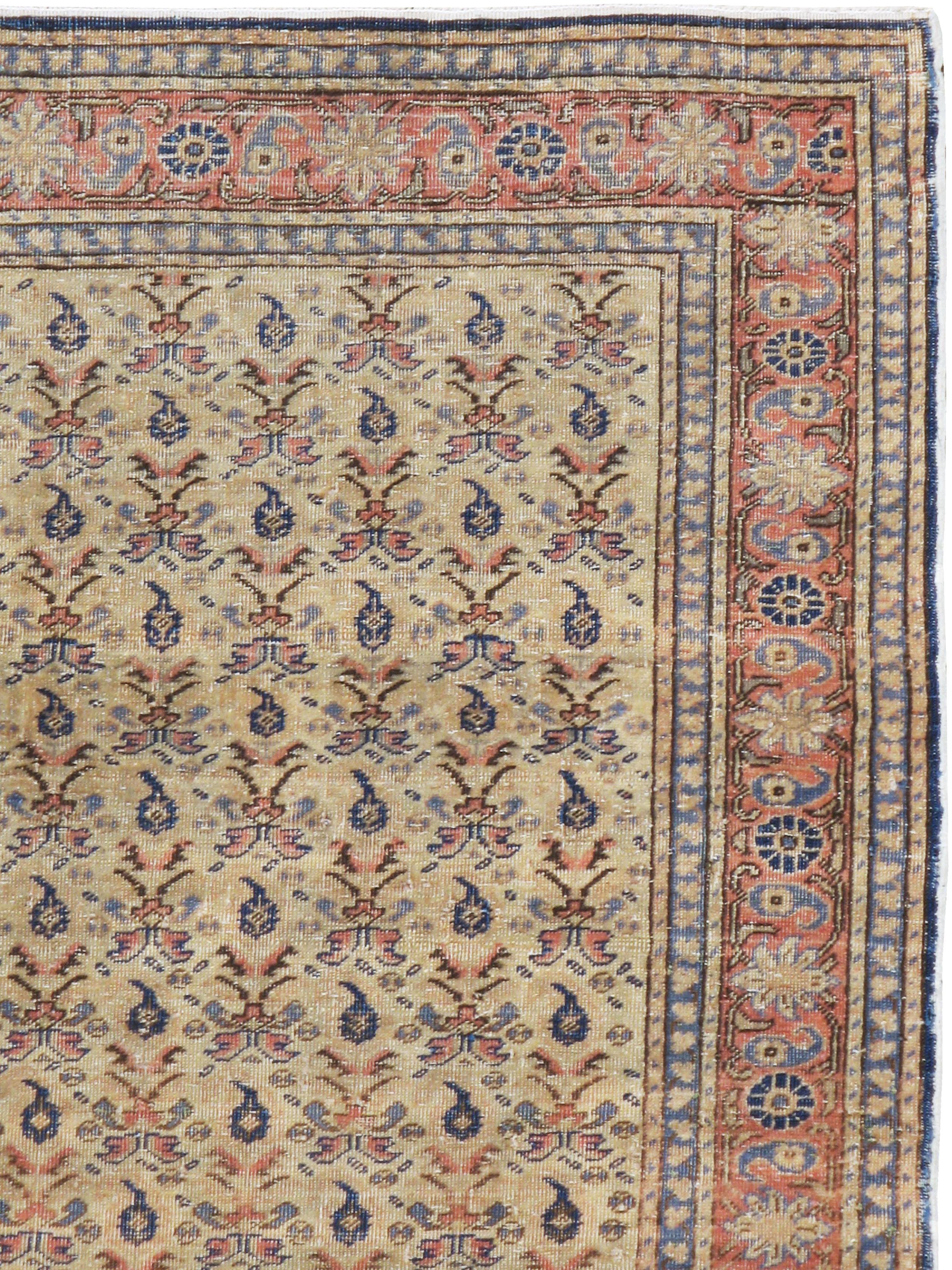 A vintage Turkish Sivas rug from the mid-20th century.

Measures: 4' x 5' 11