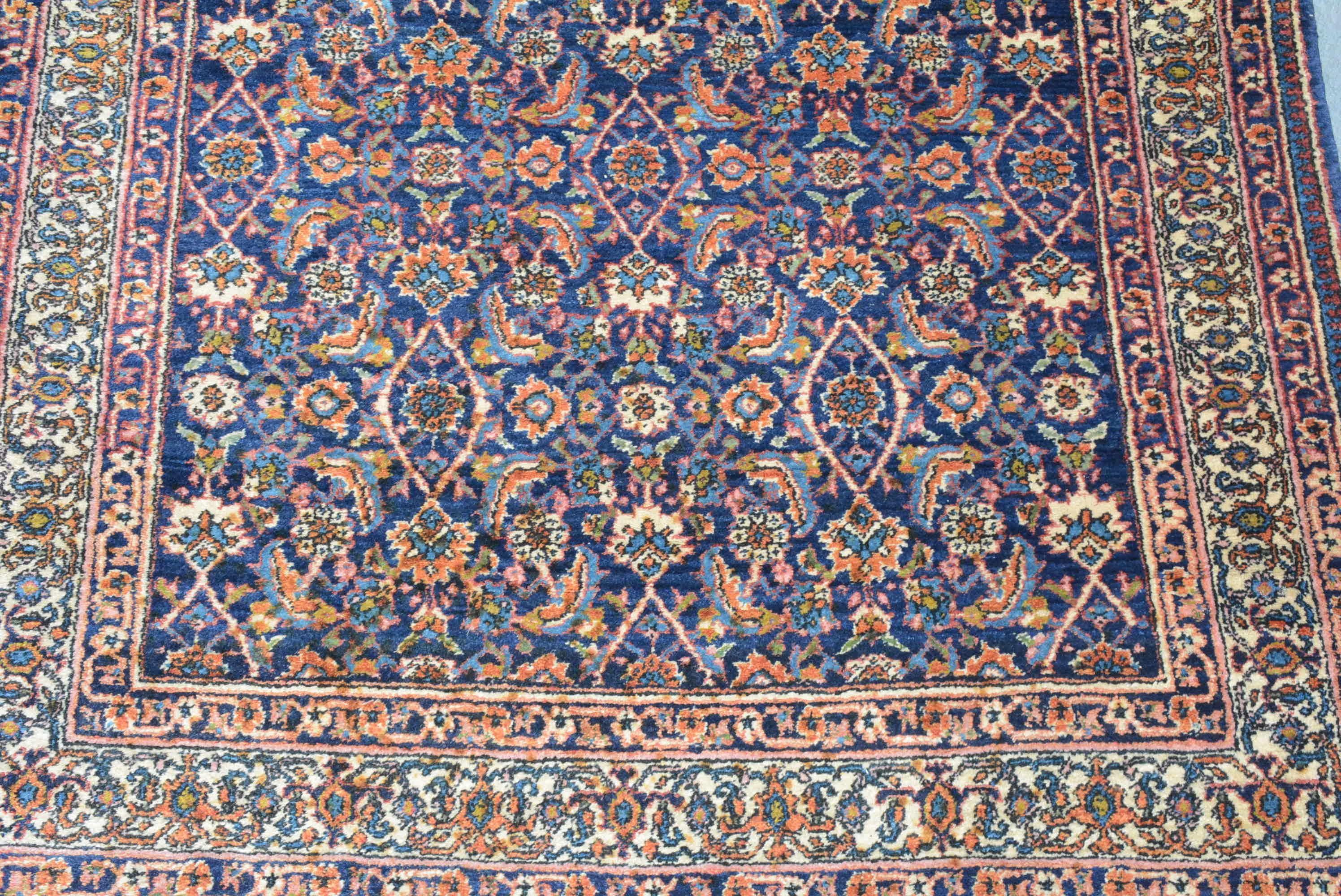 Türkischer Sivas-Teppich, Vintage (Sarouk Farahan) im Angebot