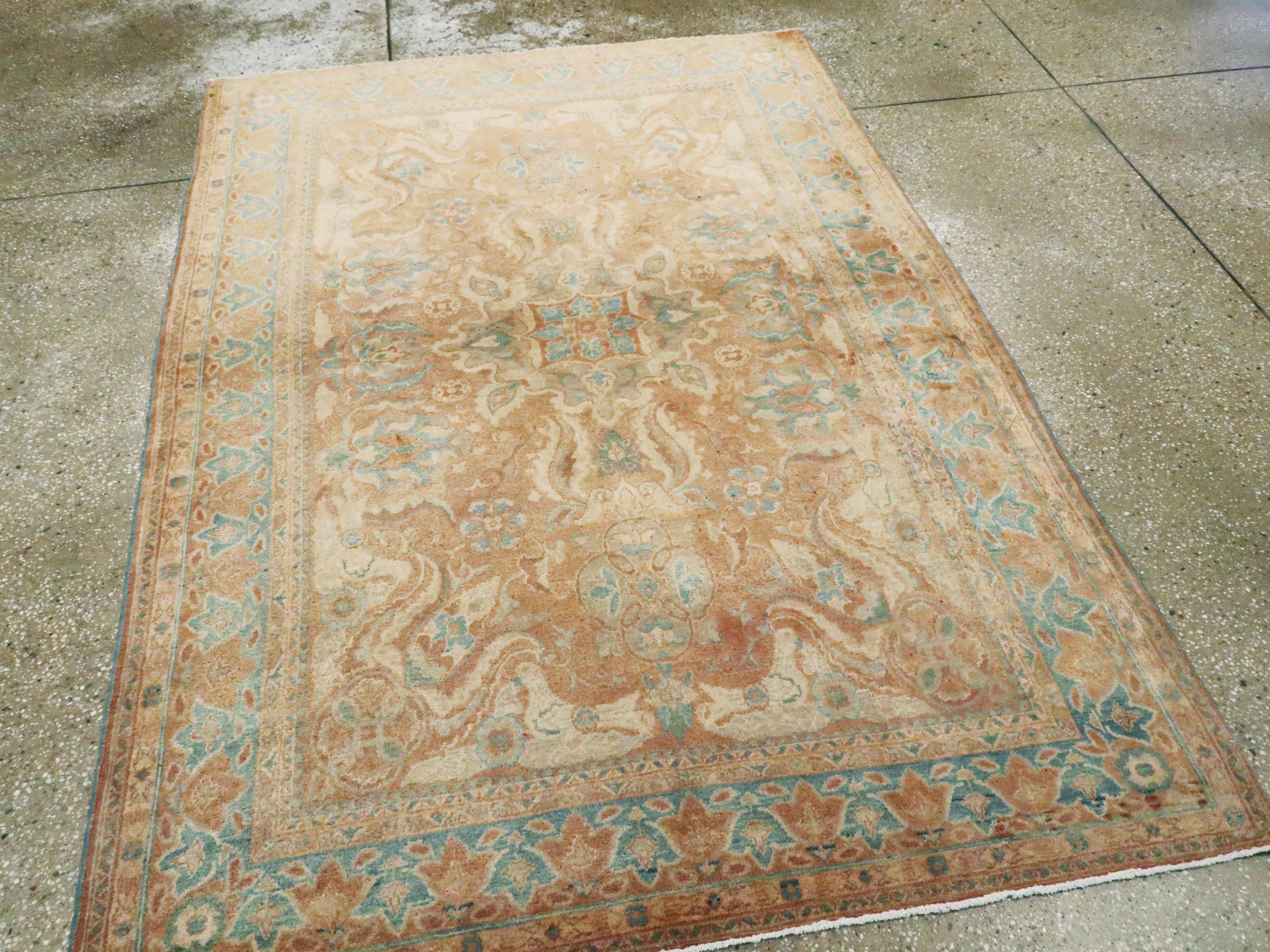 Vintage Turkish Sivas Rug In Good Condition In New York, NY