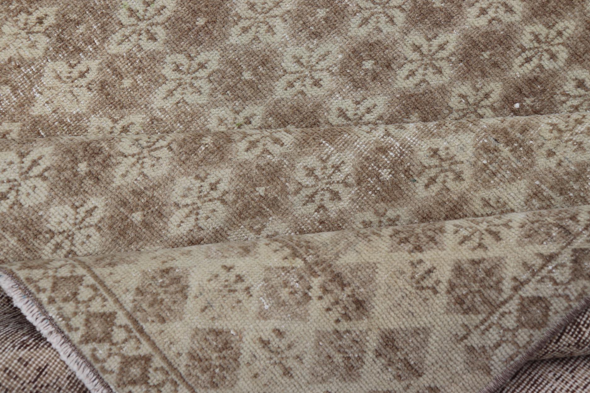 Vintage Turkish Sivas Rug in Soft Beige and Ivory 4'1