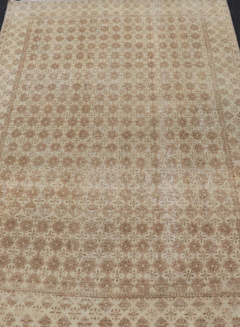 Oushak Vintage Turkish Sivas Rug in Soft Beige and Ivory 4'1