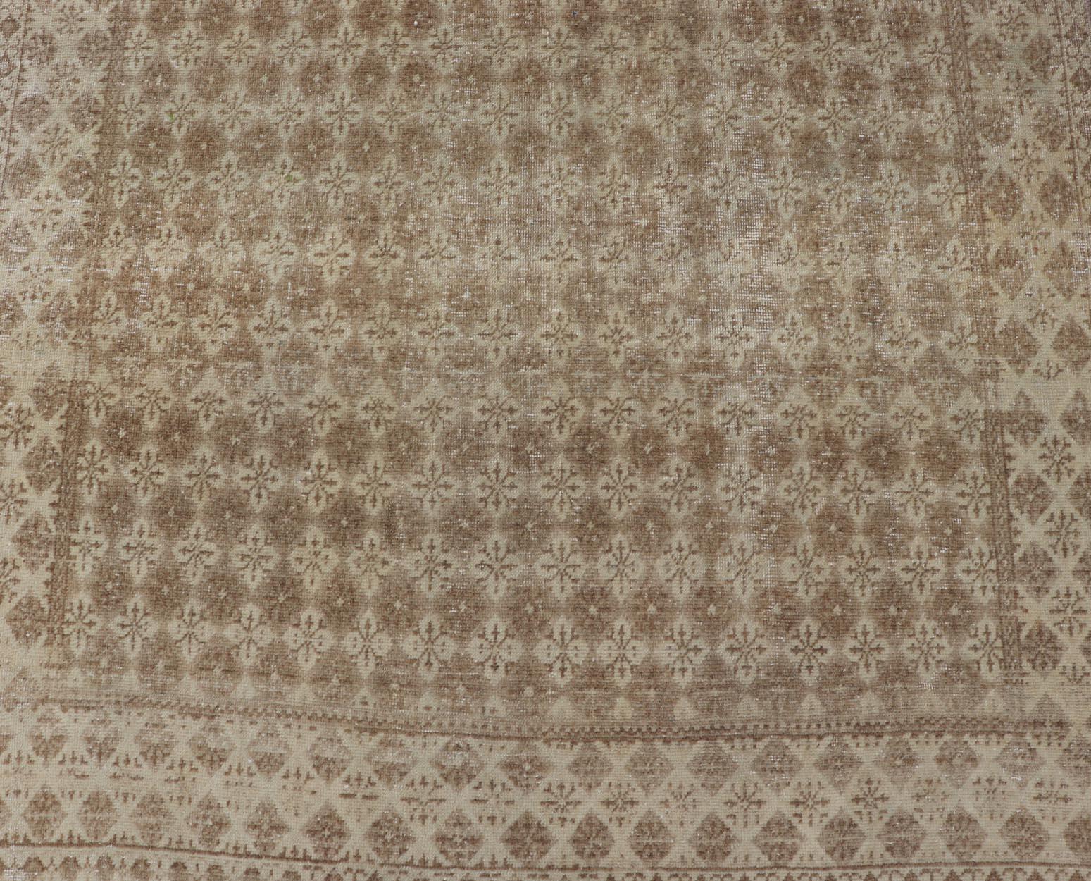 Vintage Turkish Sivas Rug in Soft Beige and Ivory 4'1