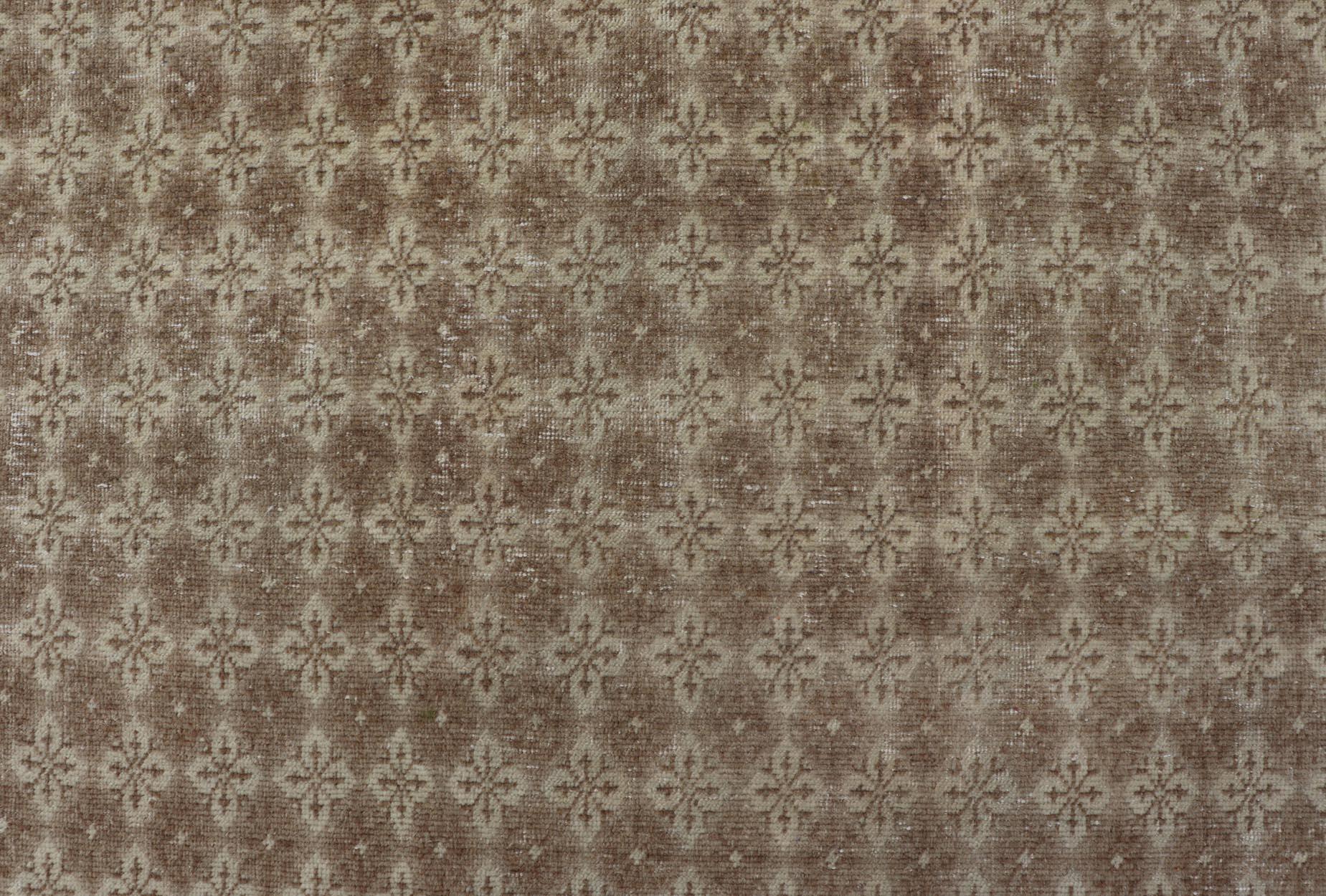 20th Century Vintage Turkish Sivas Rug in Soft Beige and Ivory 4'1