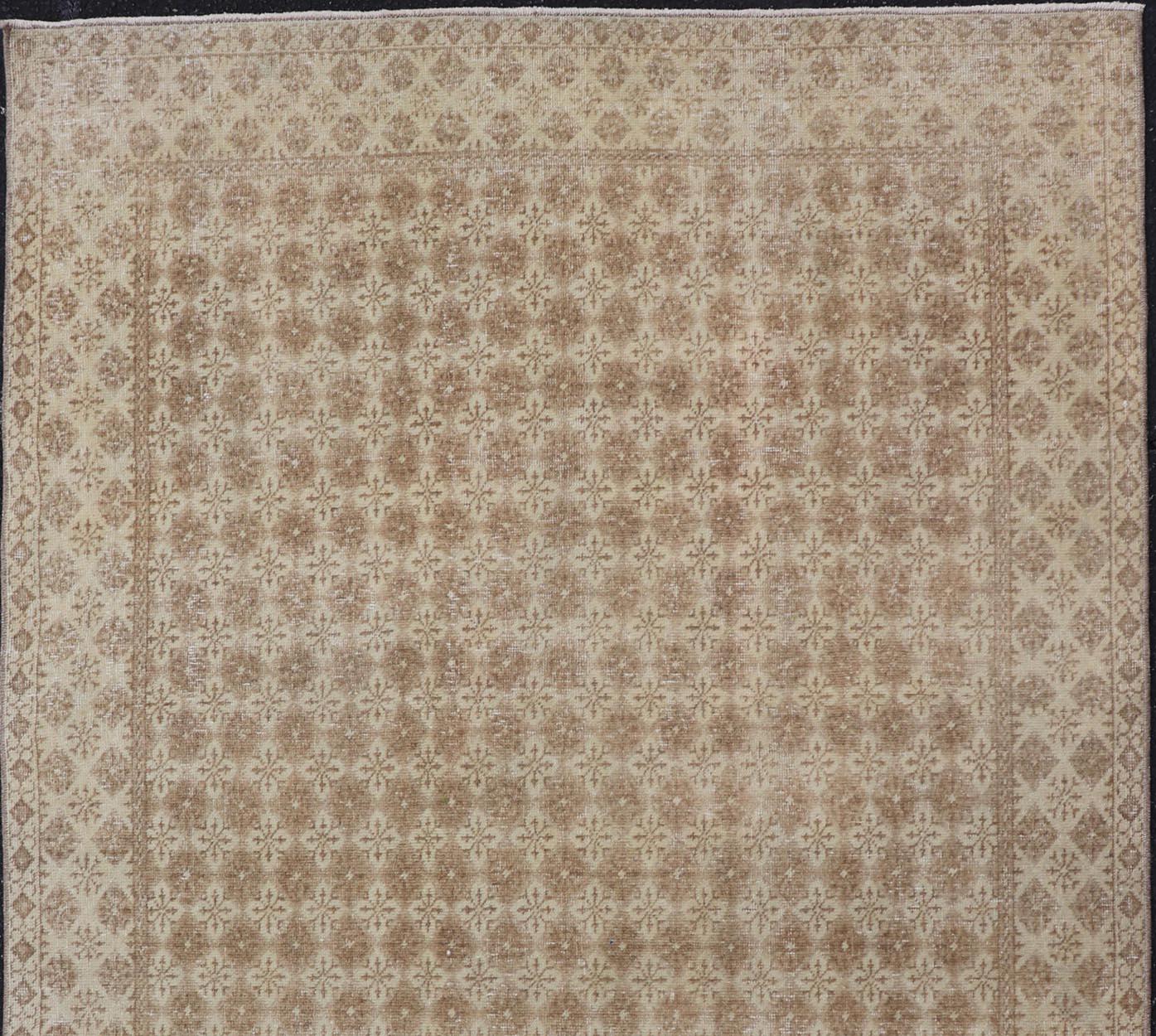 Vintage Turkish Sivas Rug in Soft Beige and Ivory 4'1