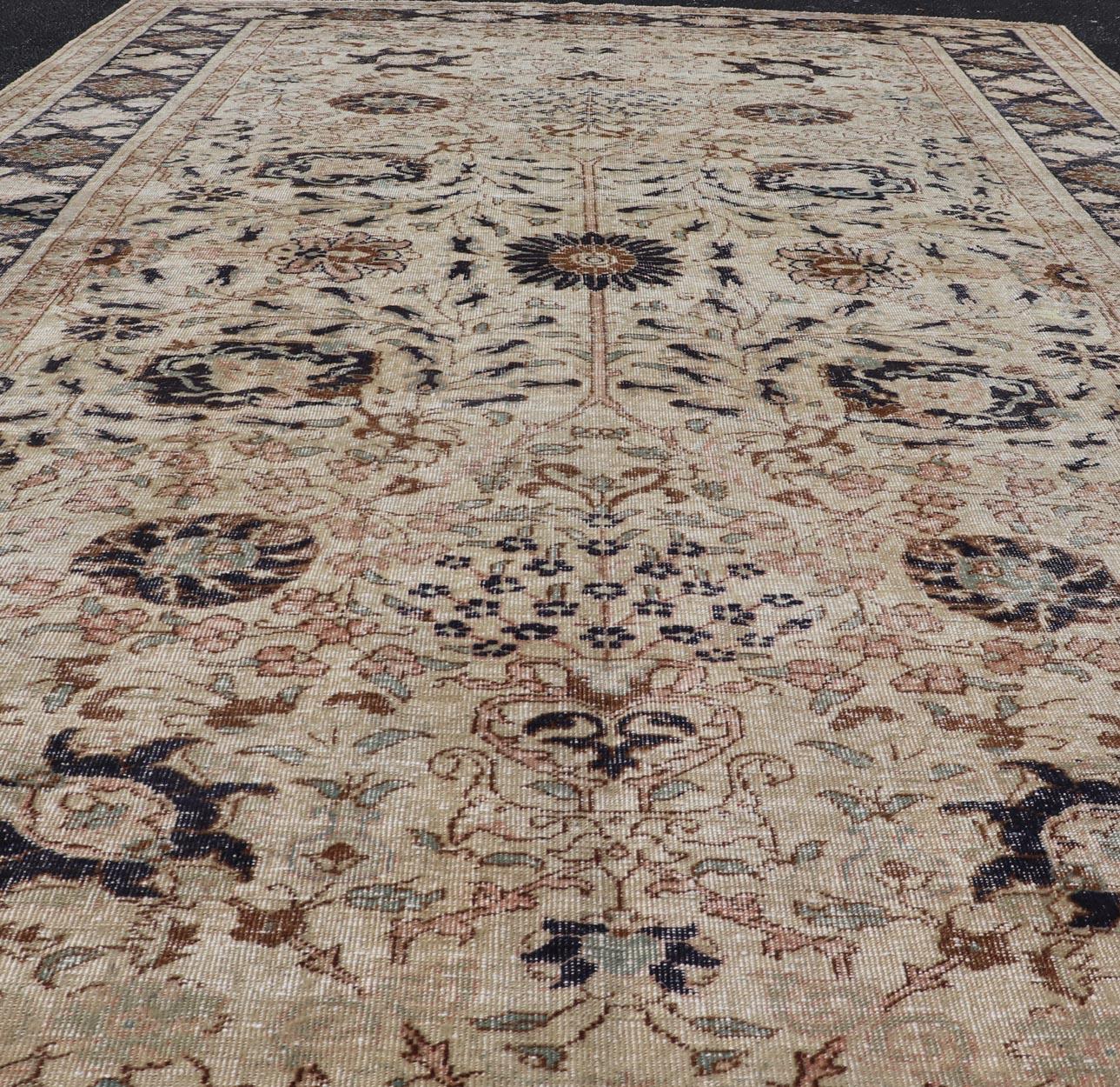 Vintage Türkisch Sivas Teppich mit floralen Mustern in Elfenbein und Brown 6'2 