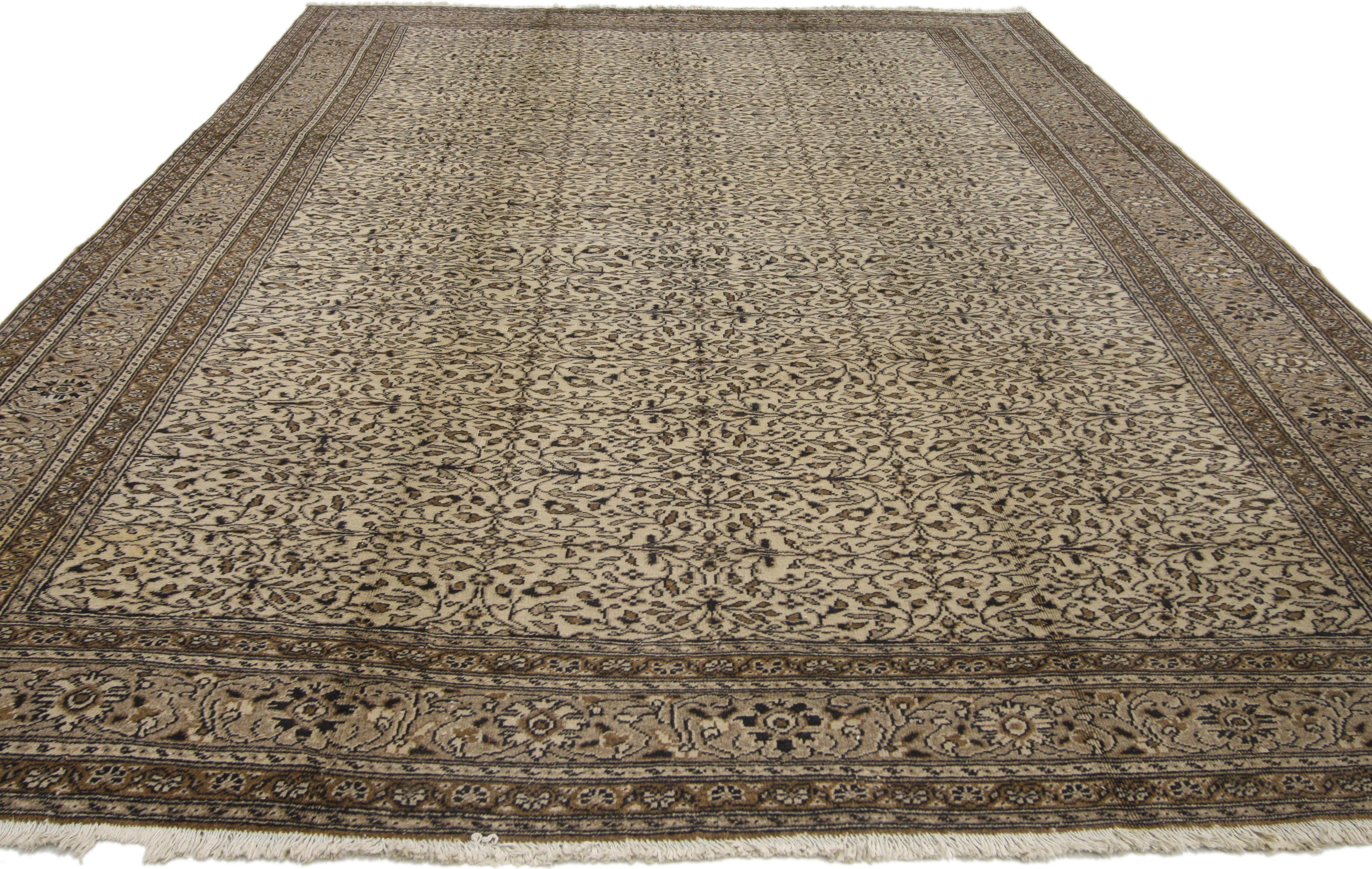 20th Century Vintage Turkish Sivas Rug with Neoclassical Style For Sale