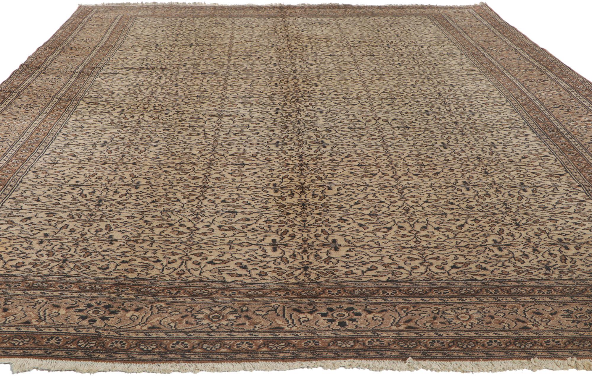 Vintage Turkish Sivas Rug with Neoclassical Style In Good Condition For Sale In Dallas, TX
