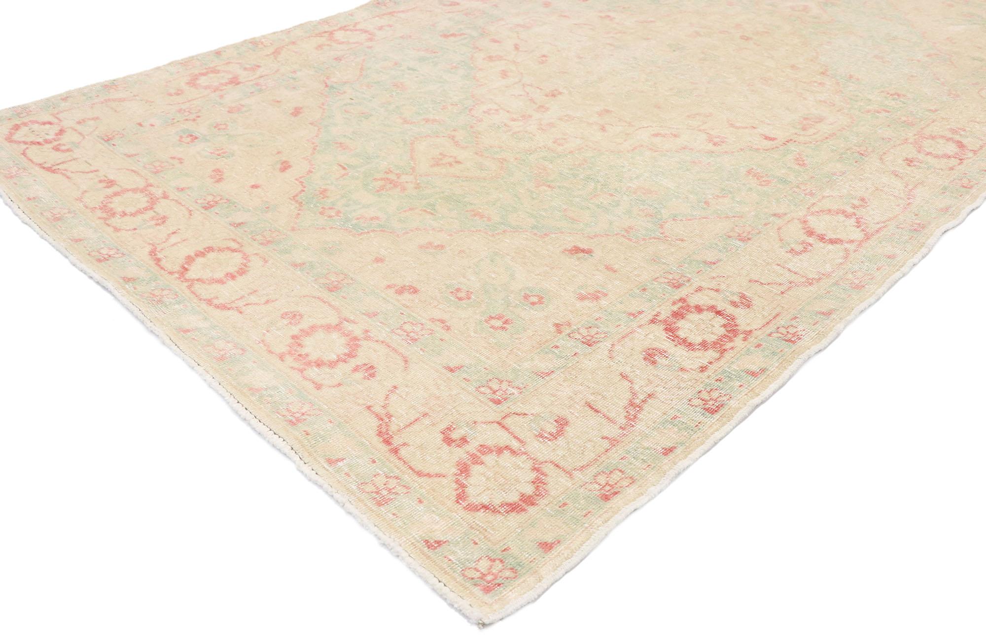 53471, vintage Turkish Sivas rug with Romantic English Country cottage style. With a timeless floral pattern and lovingly timeworn appearance with a hint of romantic connotations, this hand knotted wool distressed vintage Turkish Sivas rug