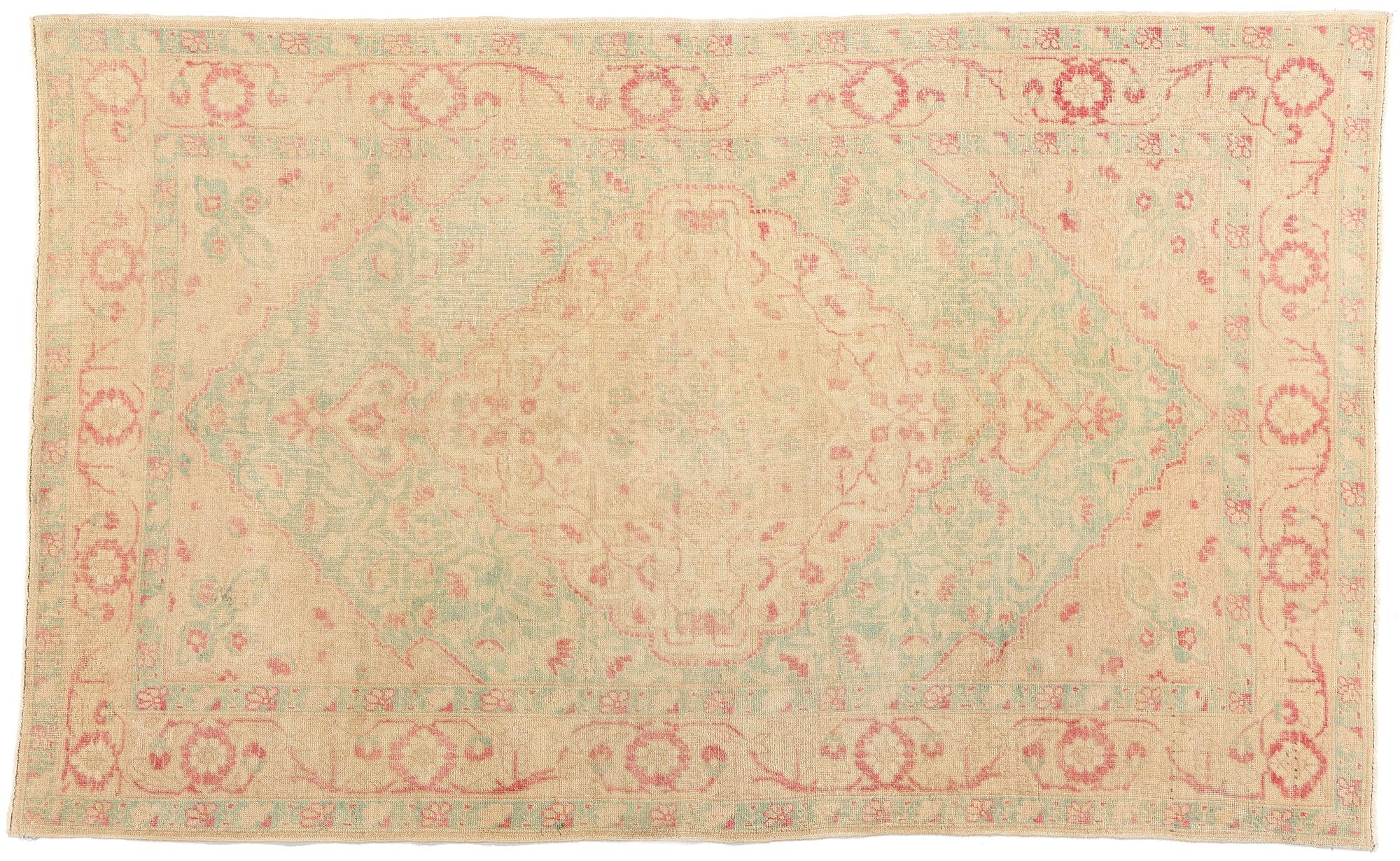 Türkischer Sivas-Teppich im Vintage-Stil mit weichen Erdtönen im Angebot 3