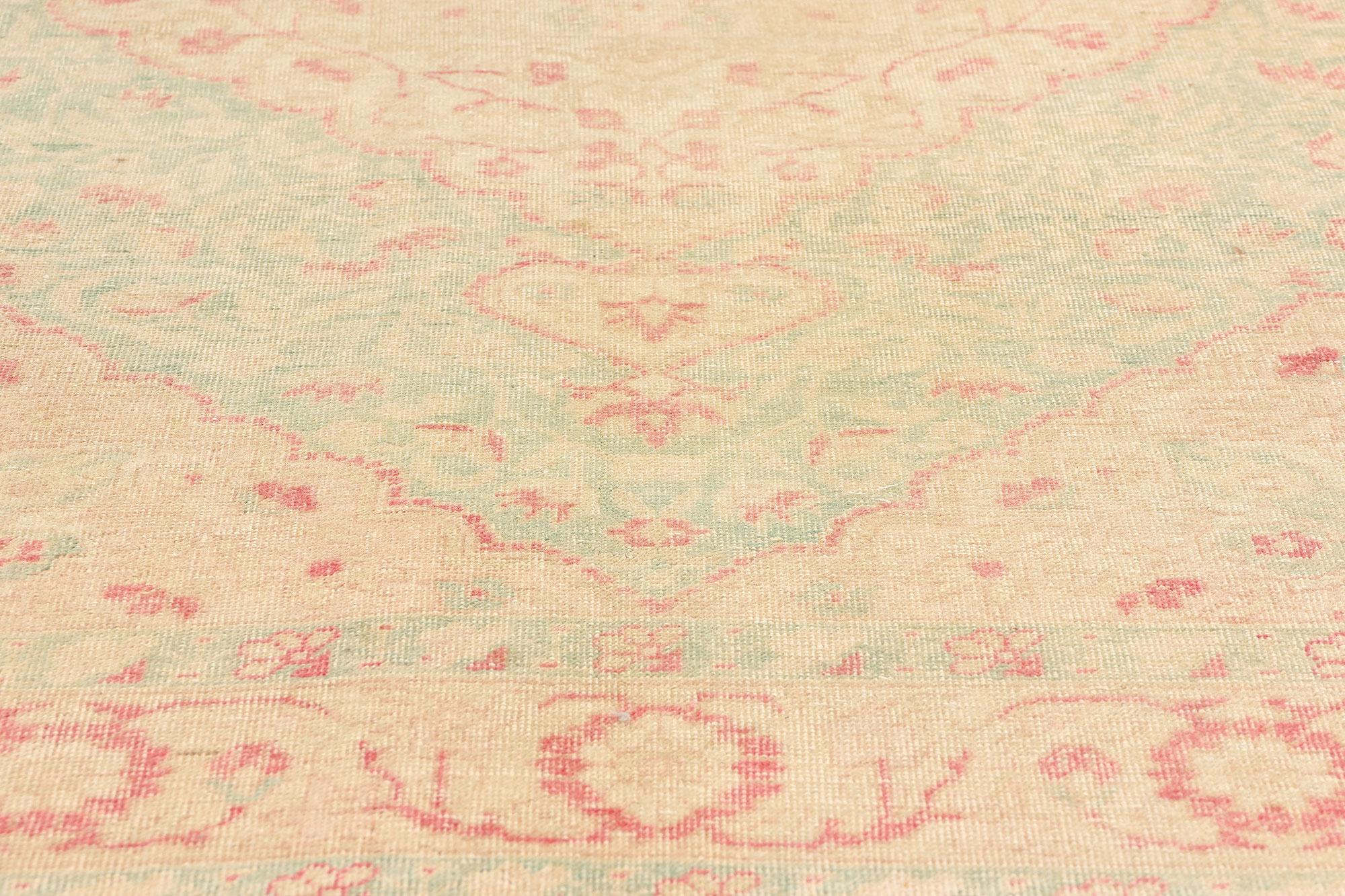 Türkischer Sivas-Teppich im Vintage-Stil mit weichen Erdtönen im Zustand „Starke Gebrauchsspuren“ im Angebot in Dallas, TX