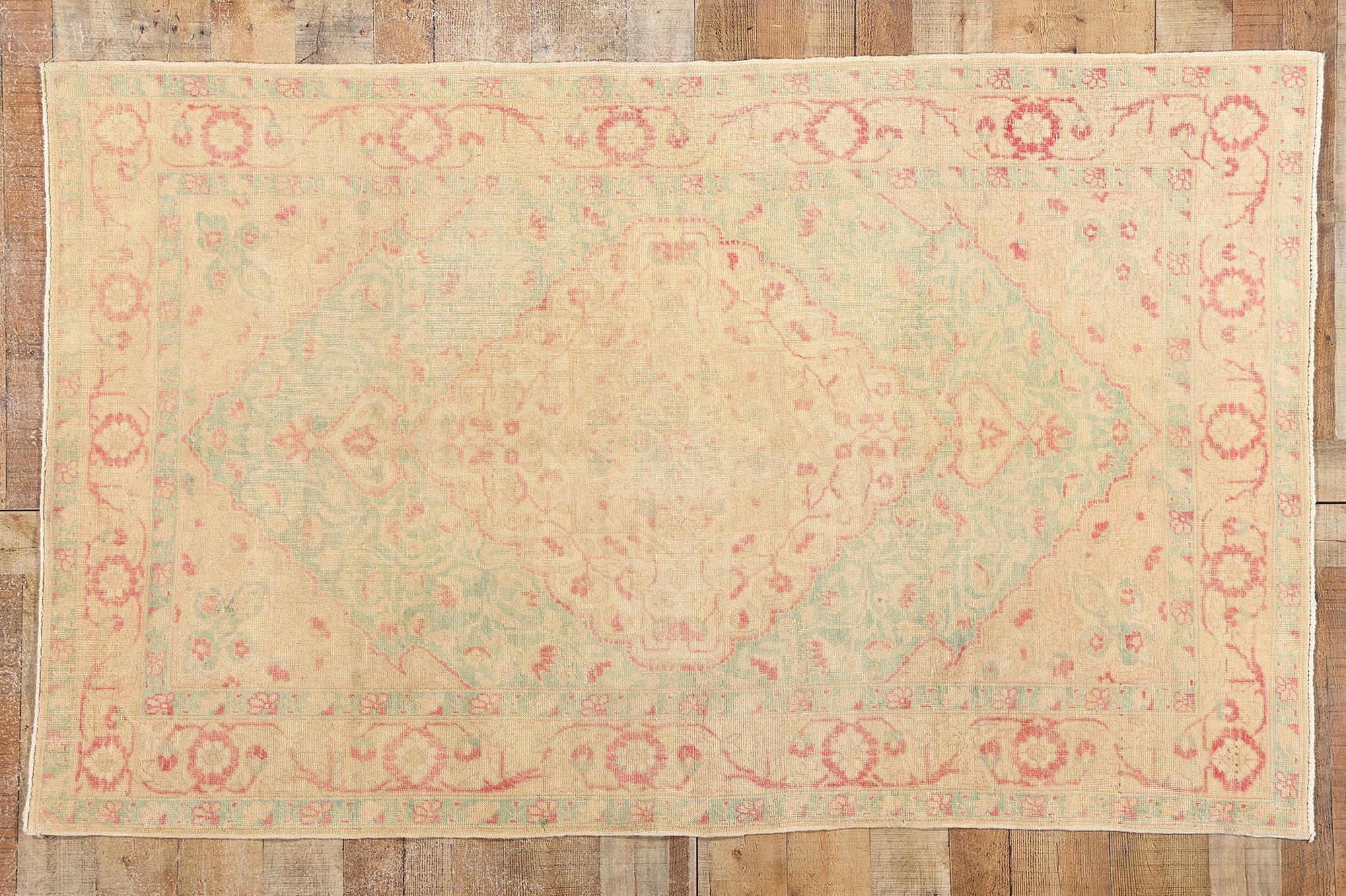 Türkischer Sivas-Teppich im Vintage-Stil mit weichen Erdtönen im Angebot 2
