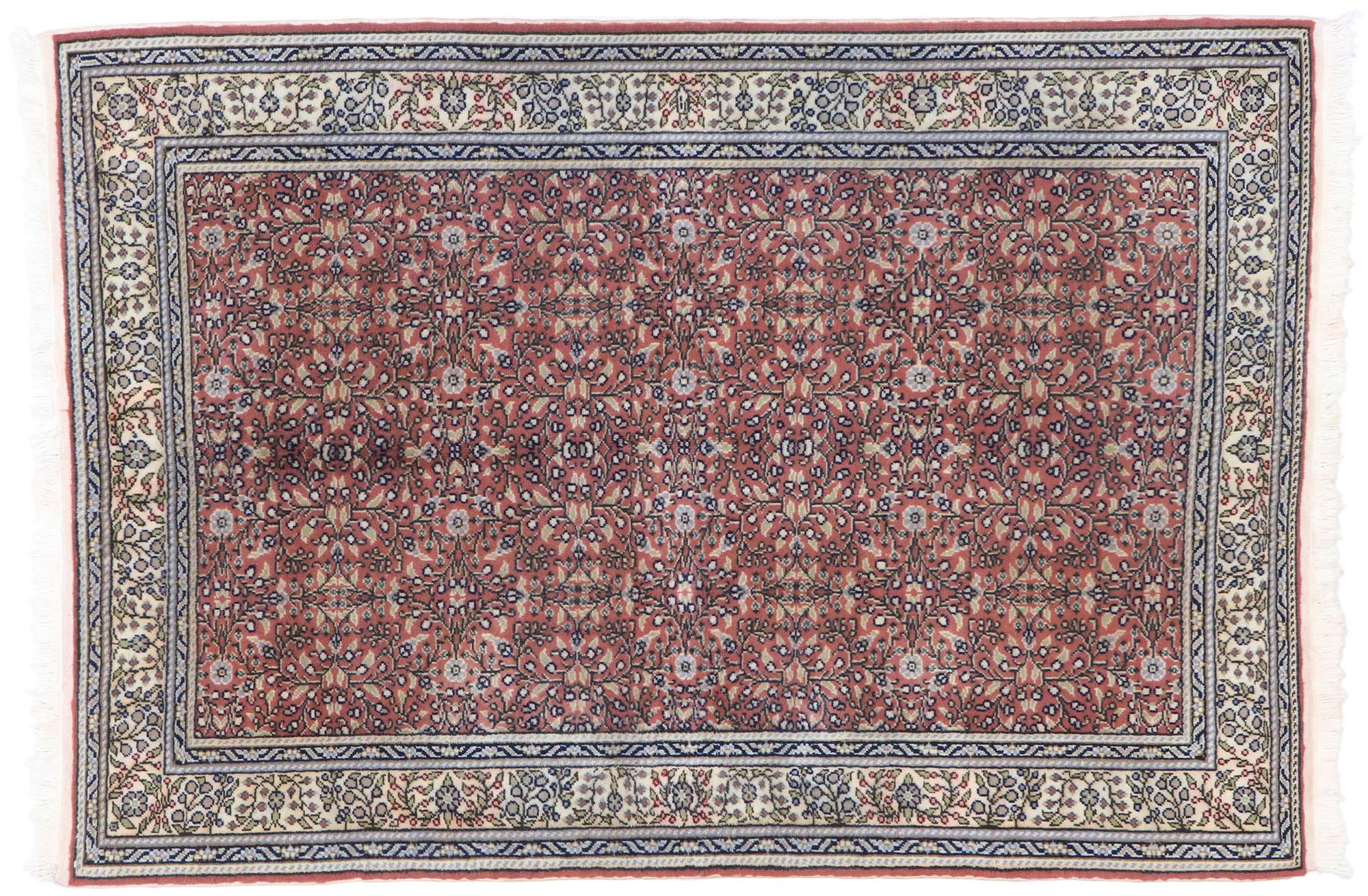 Vintage Turkish Sivas Rug with Traditional Style For Sale 2