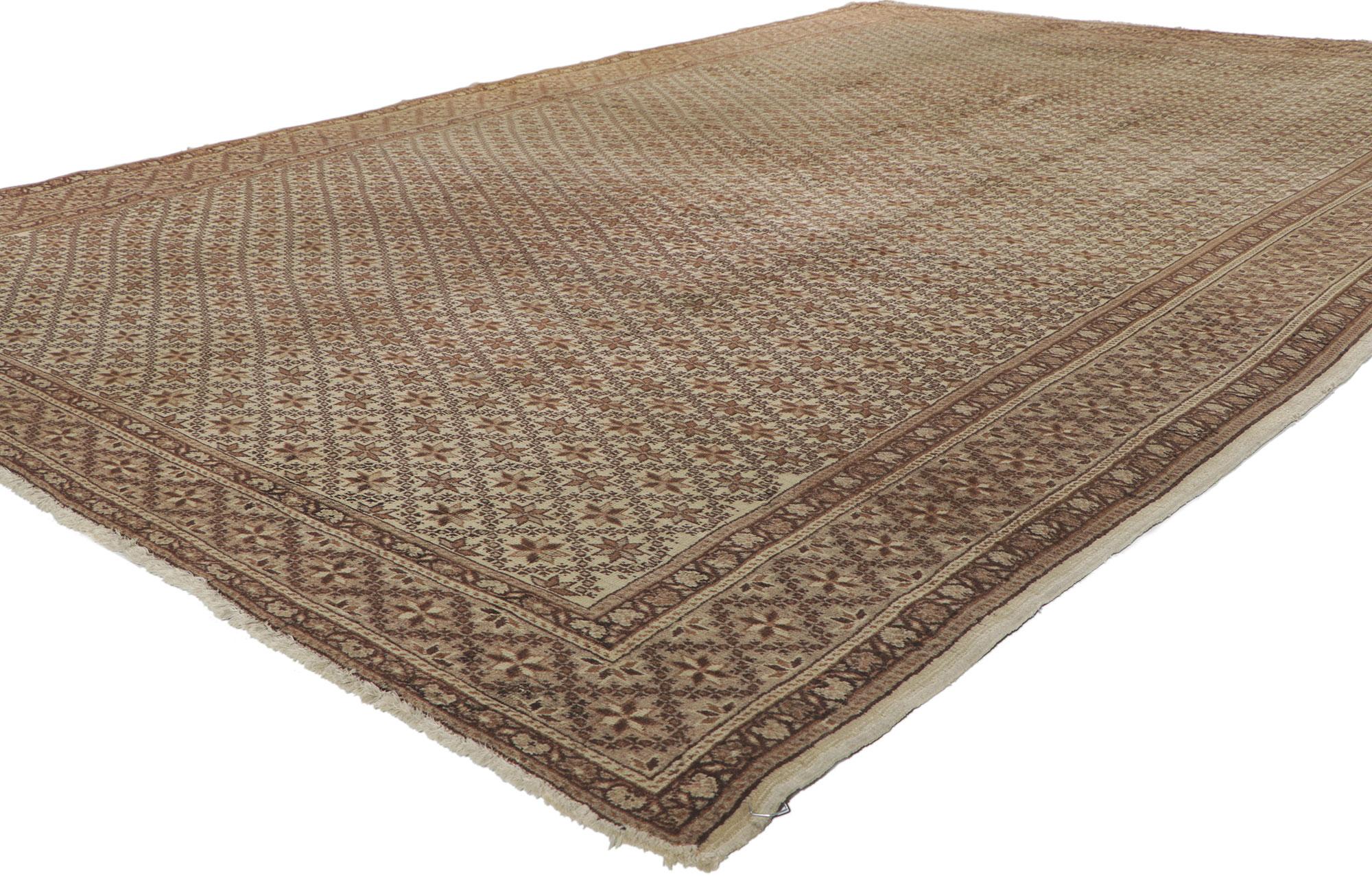 72683 Tapis Sivas turc vintage, 06'06 x 09'07. Cet exquis tapis Sivas turc vintage en laine noué à la main illustre l'élégance raffinée de l'art du tissage traditionnel turc. Le design méticuleusement élaboré du tapis Sivas présente un motif de