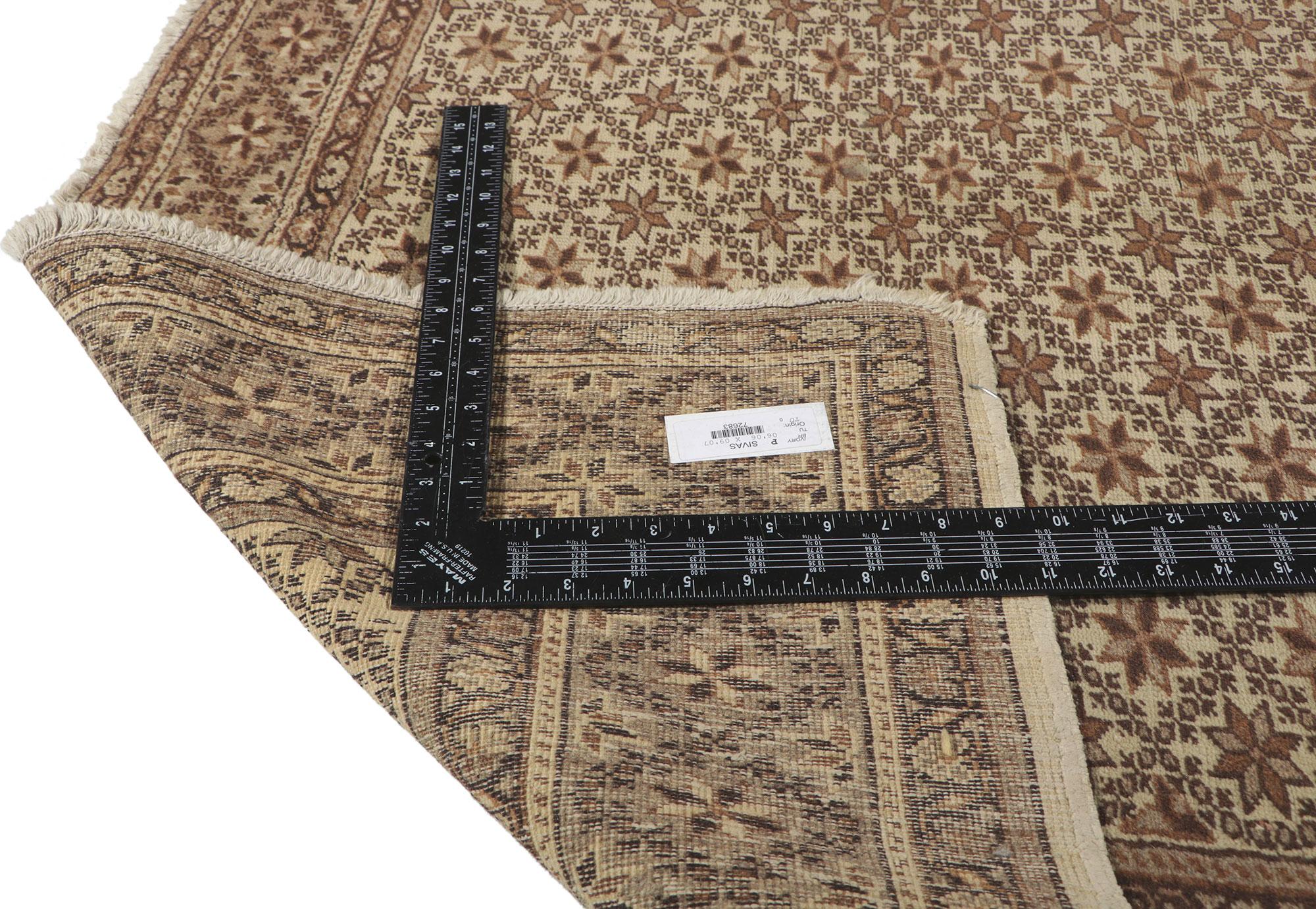 Noué à la main Tapis turc Sivas vintage aux couleurs chaudes et neutres en vente
