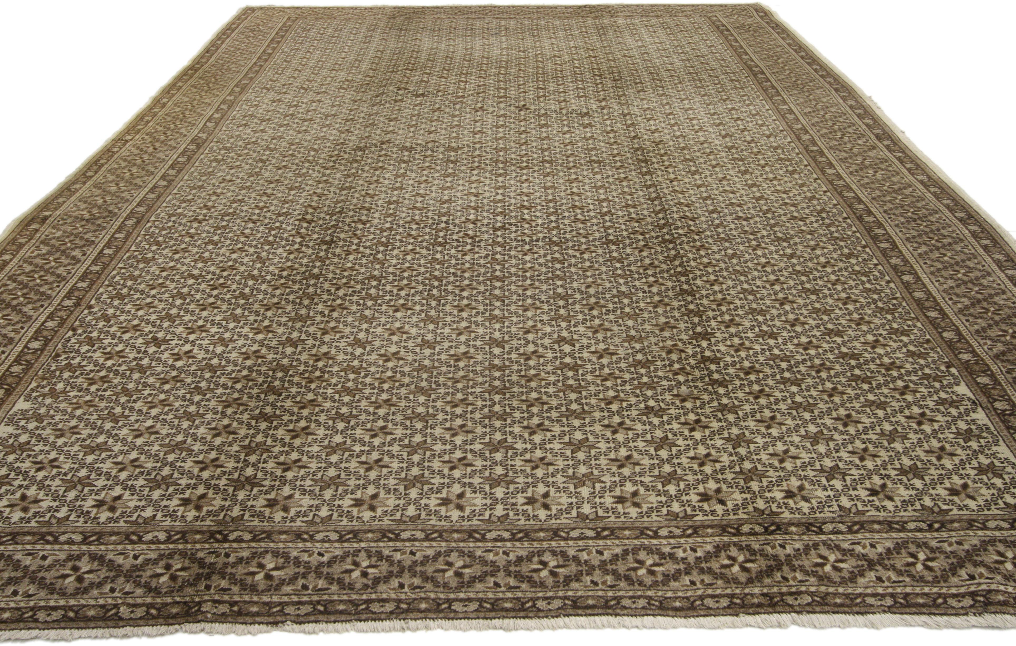 Mid-Century Modern Vintage Turkish Sivas Rug with Warm, Neutral Colors and Colonial Style For Sale