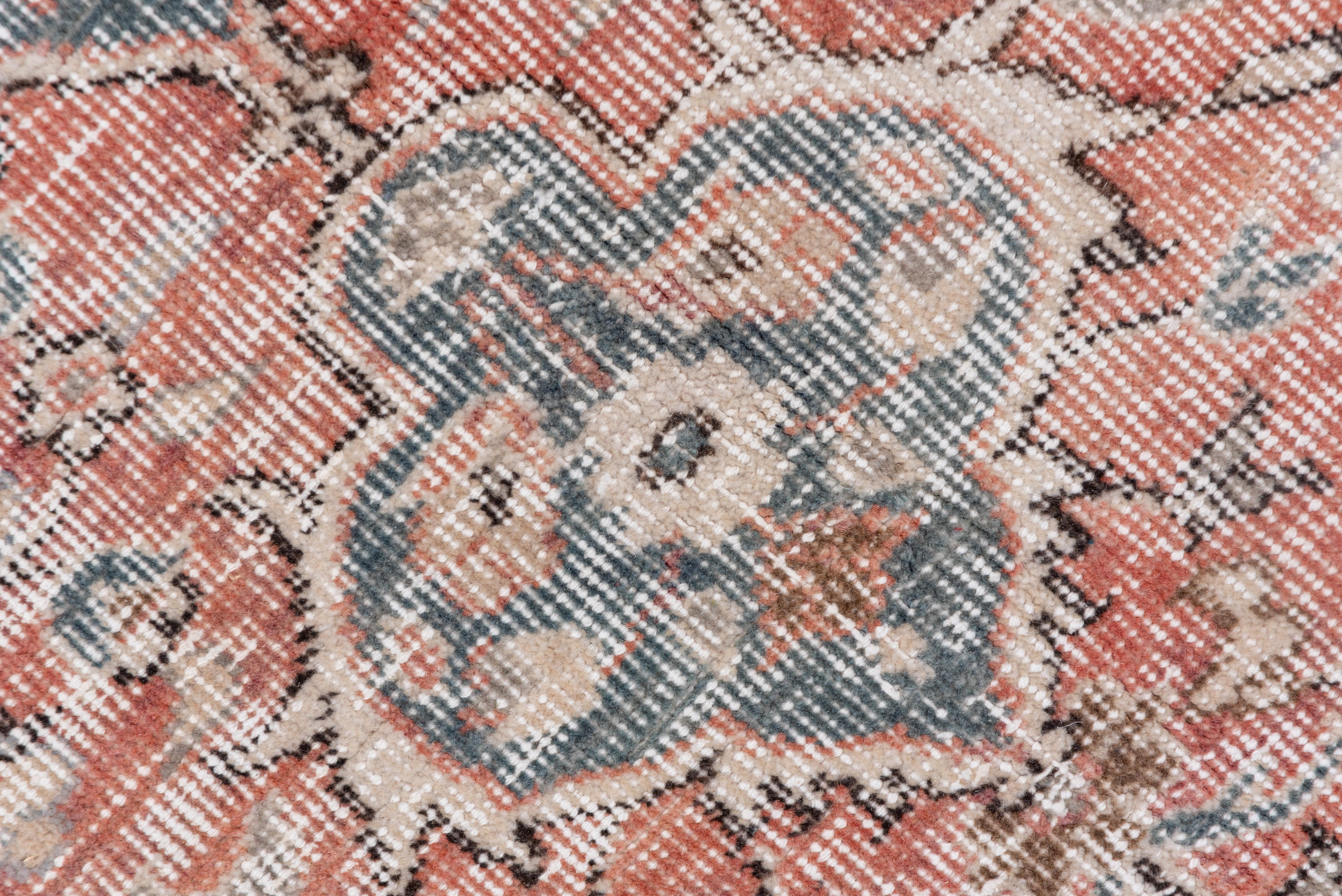 Türkischer Sparta-Teppich, Koralle und elfenbeinfarbenes Feld im Zustand „Gut“ im Angebot in New York, NY