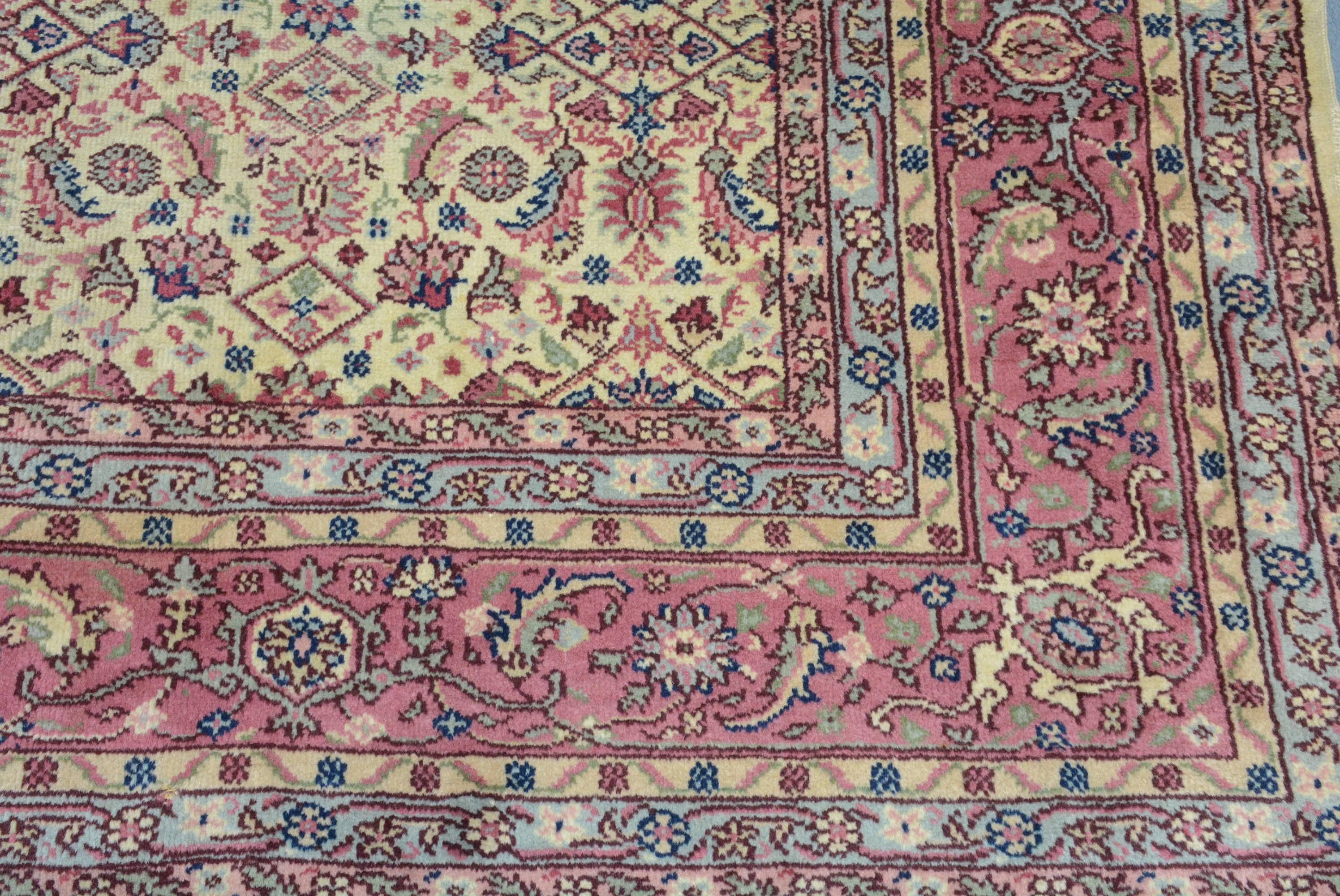 Türkischer Sparta-Teppich, Vintage  im Zustand „Gut“ im Angebot in Closter, NJ