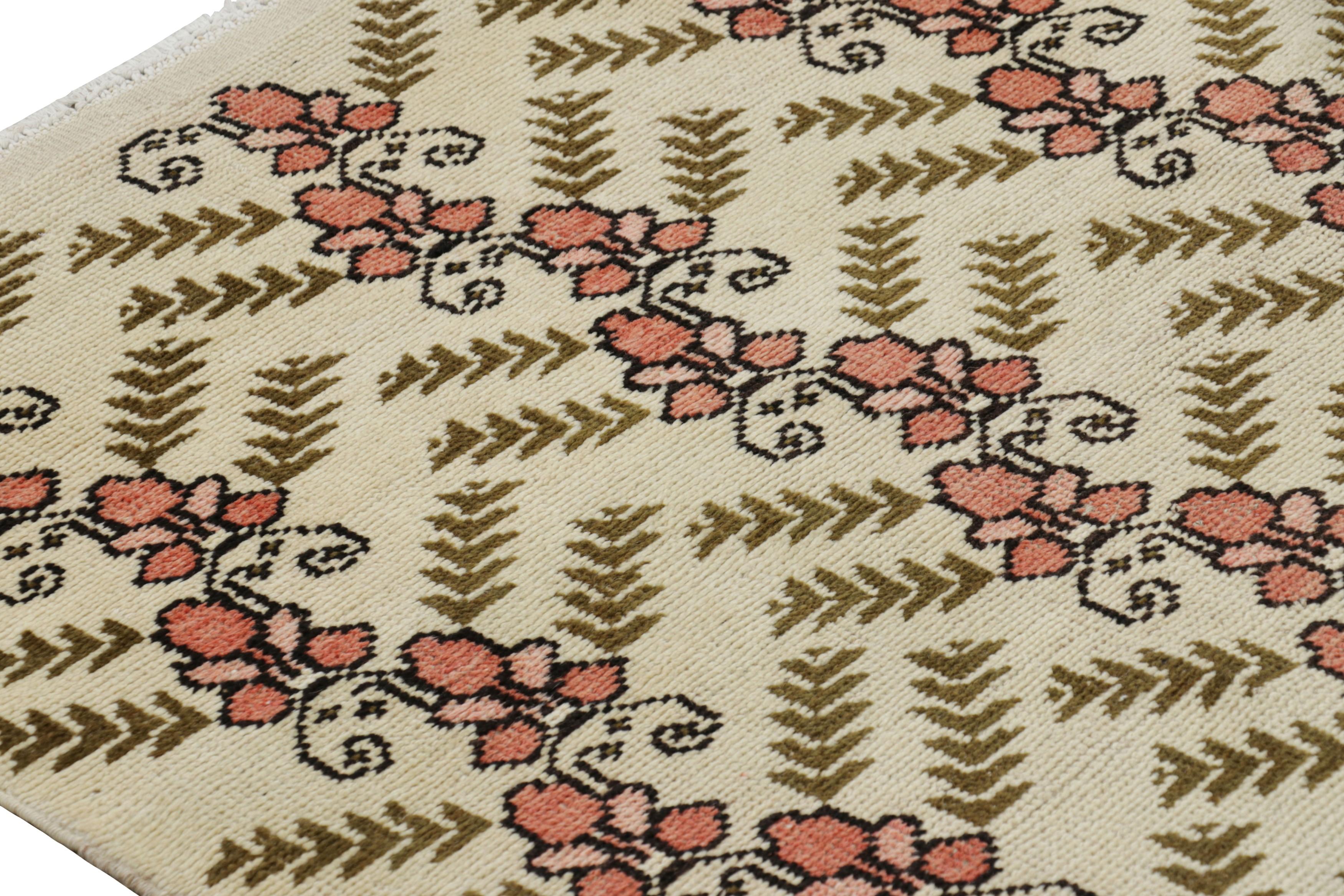 Alfombra turca vintage Sparta beige con motivos florales verdes y rosas  Rug & Kilim Turco en venta
