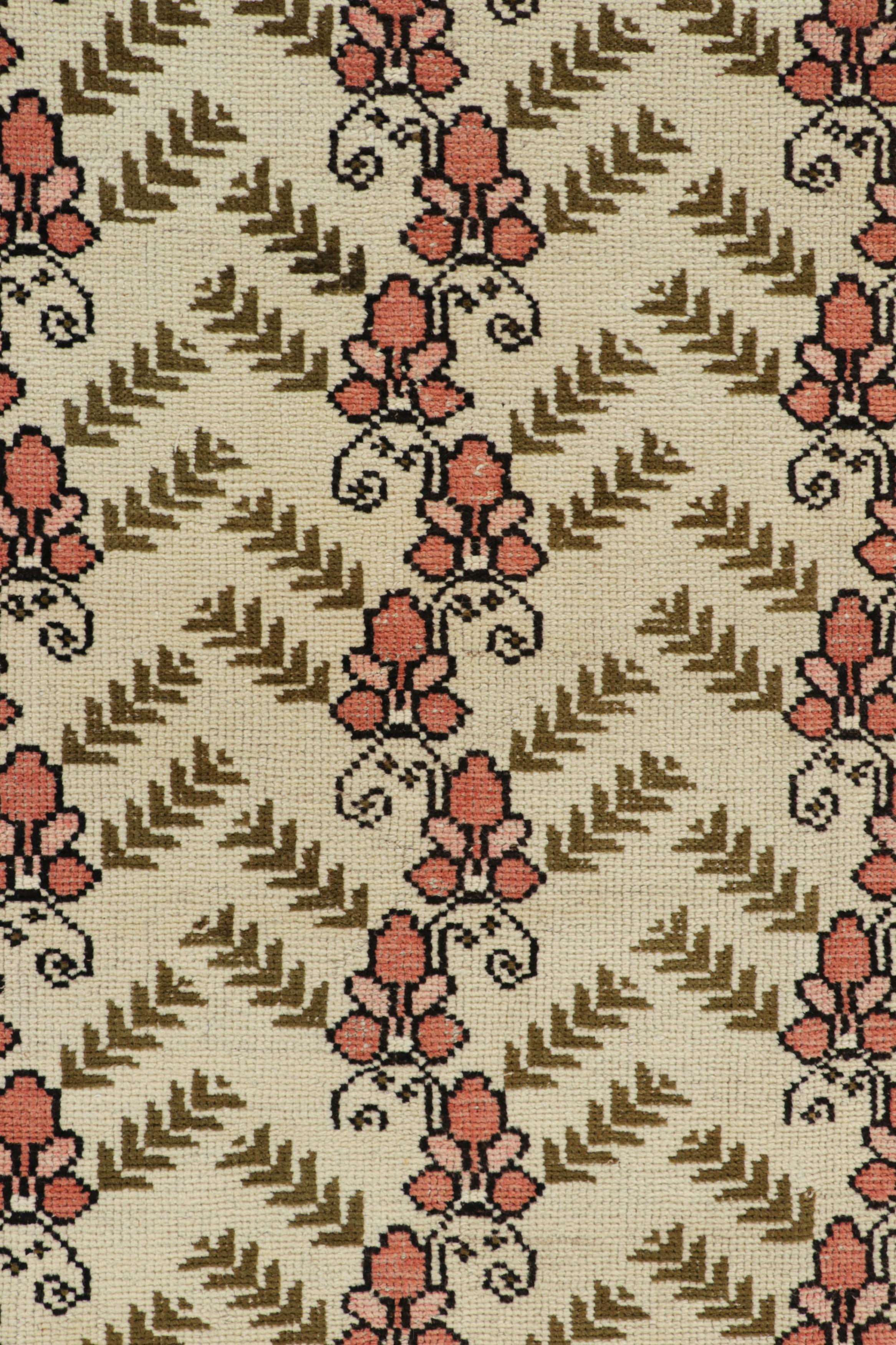 Alfombra turca vintage Sparta beige con motivos florales verdes y rosas  Rug & Kilim mediados del siglo XX en venta