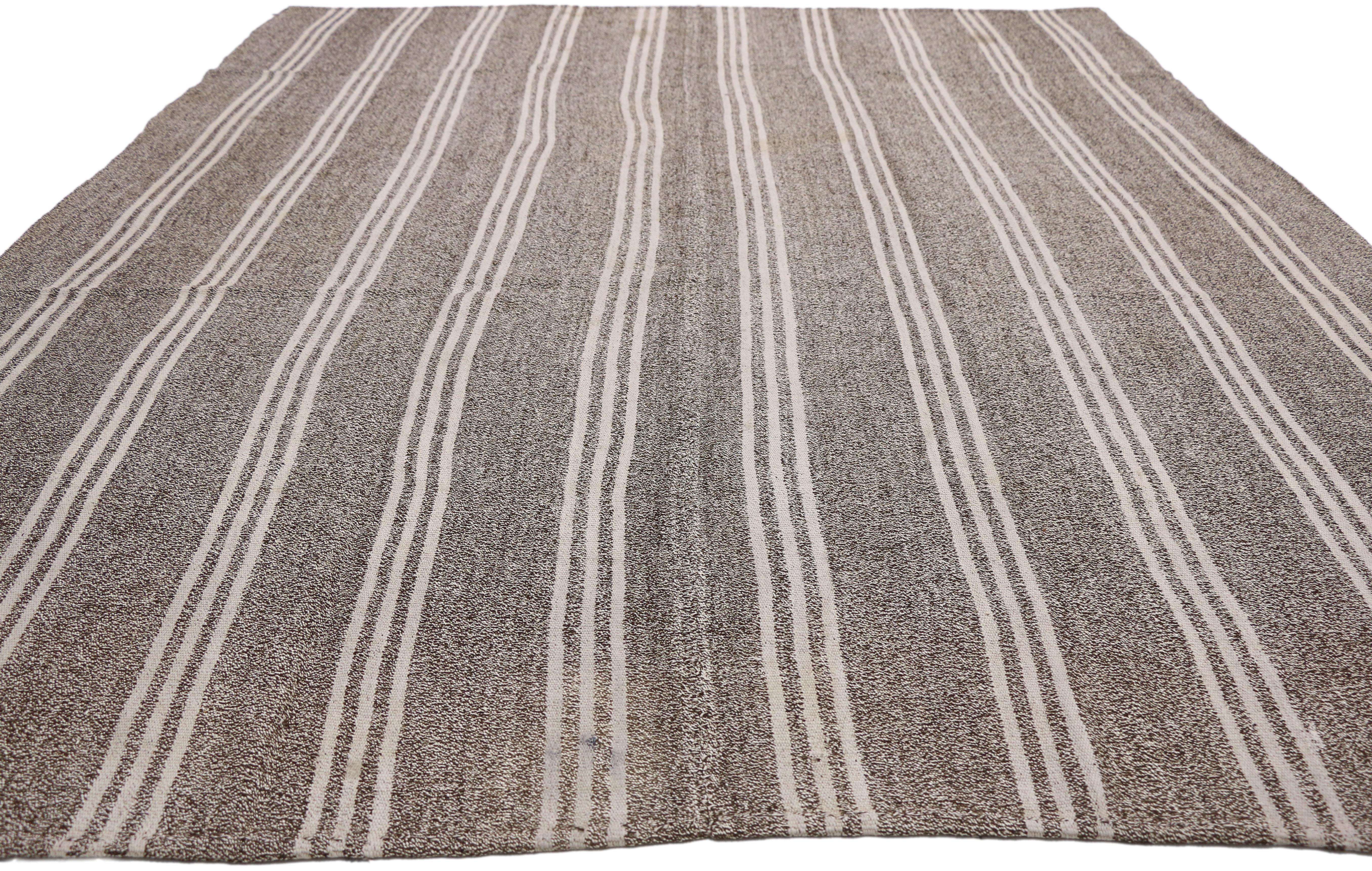 Alfombra turca vintage de rayas Kilim de estilo Modern Industry Turco en venta