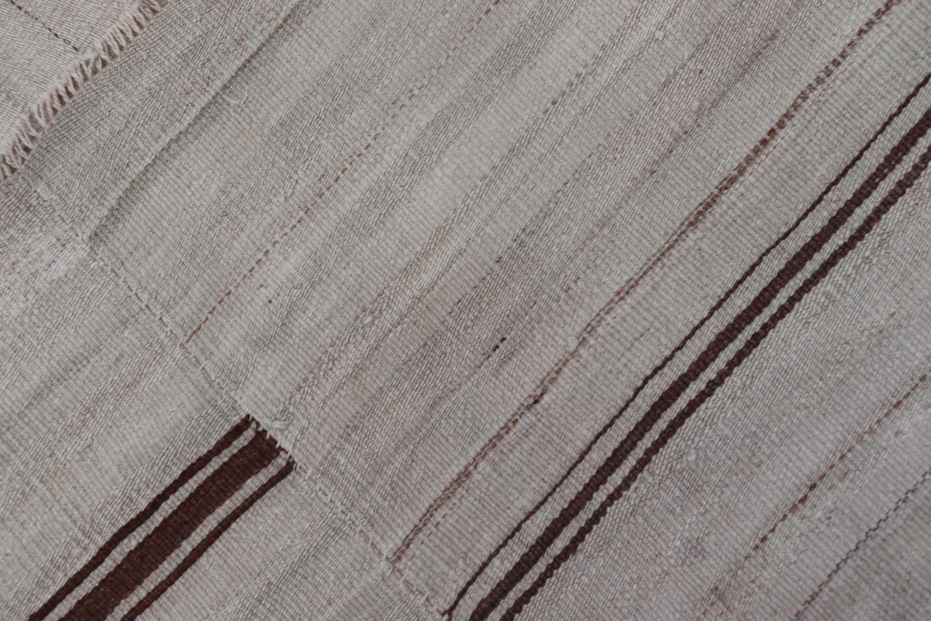 Vintage Turkish Striped Kilim Gallery in Braun & Creme 4'2 x 12'8 (Türkisch) im Angebot