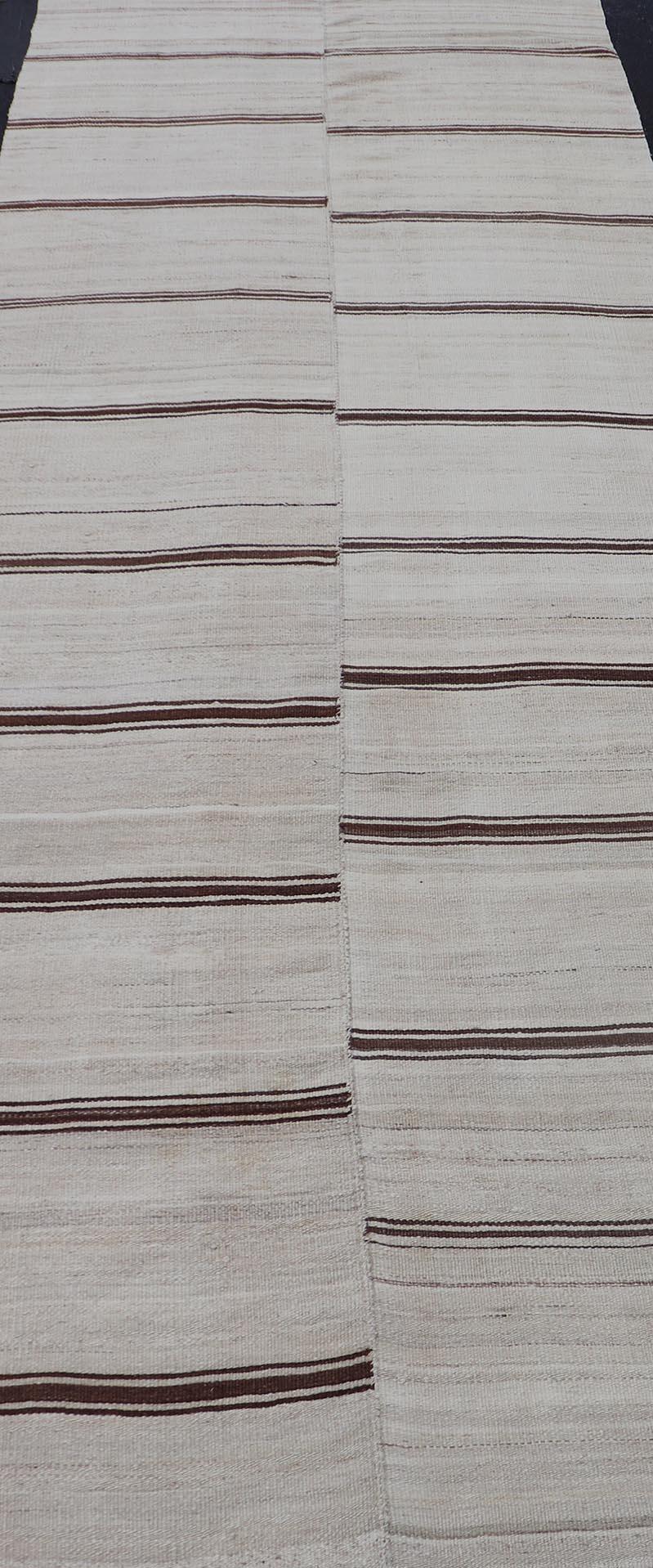 Vintage Turkish Striped Kilim Gallery in Braun & Creme 4'2 x 12'8 (Wolle) im Angebot