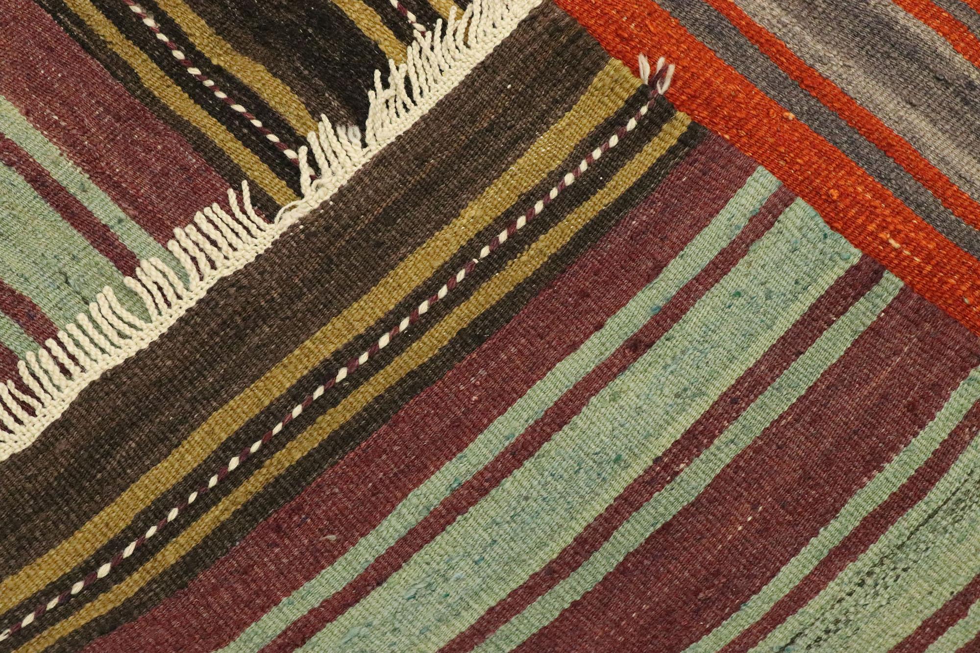 Vintage Turkish Striped Kilim Rug In Good Condition For Sale In Dallas, TX