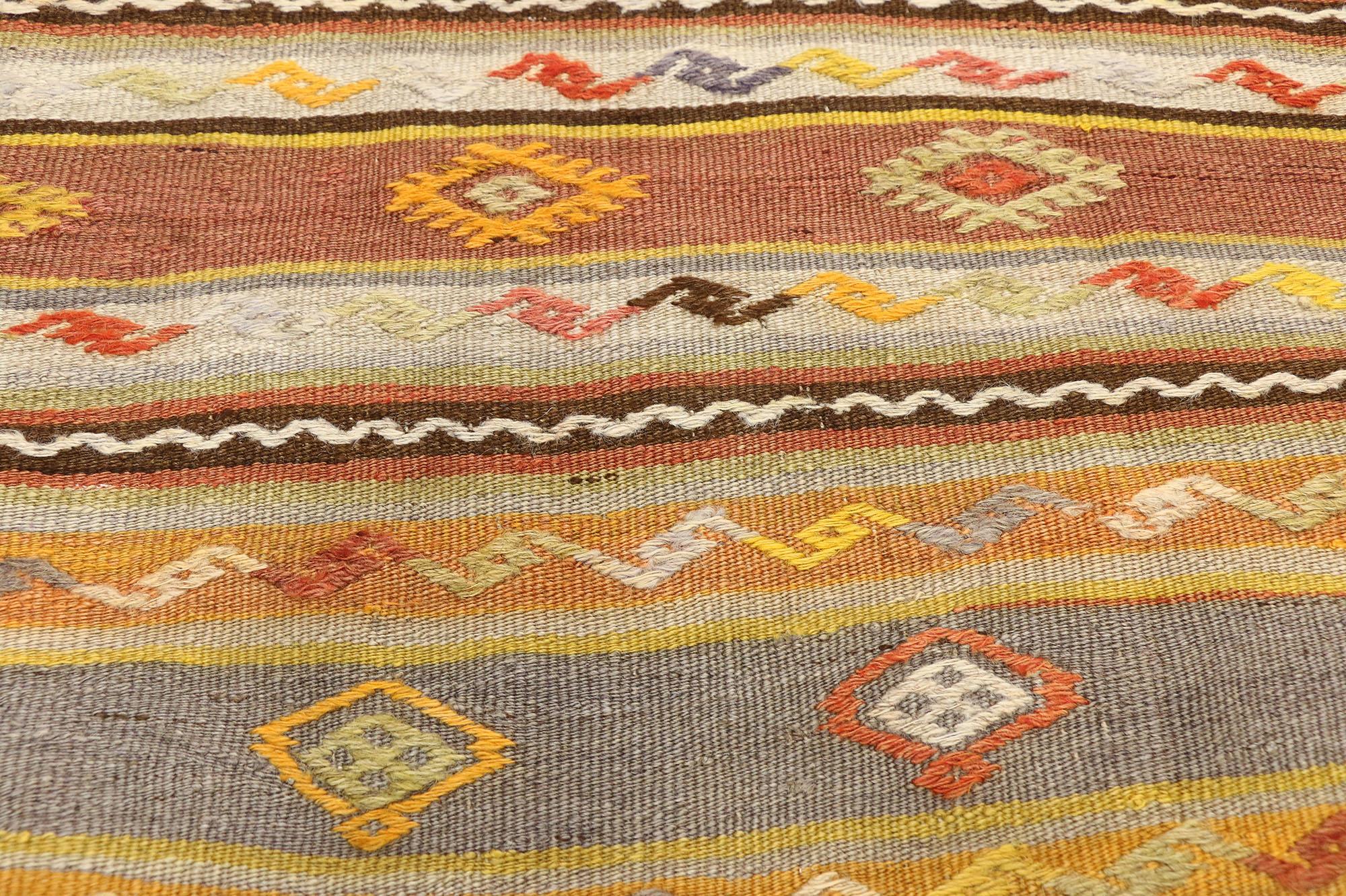 Vintage Turkish Striped Kilim Rug with Modern Boho Chic Tribal Style In Good Condition For Sale In Dallas, TX