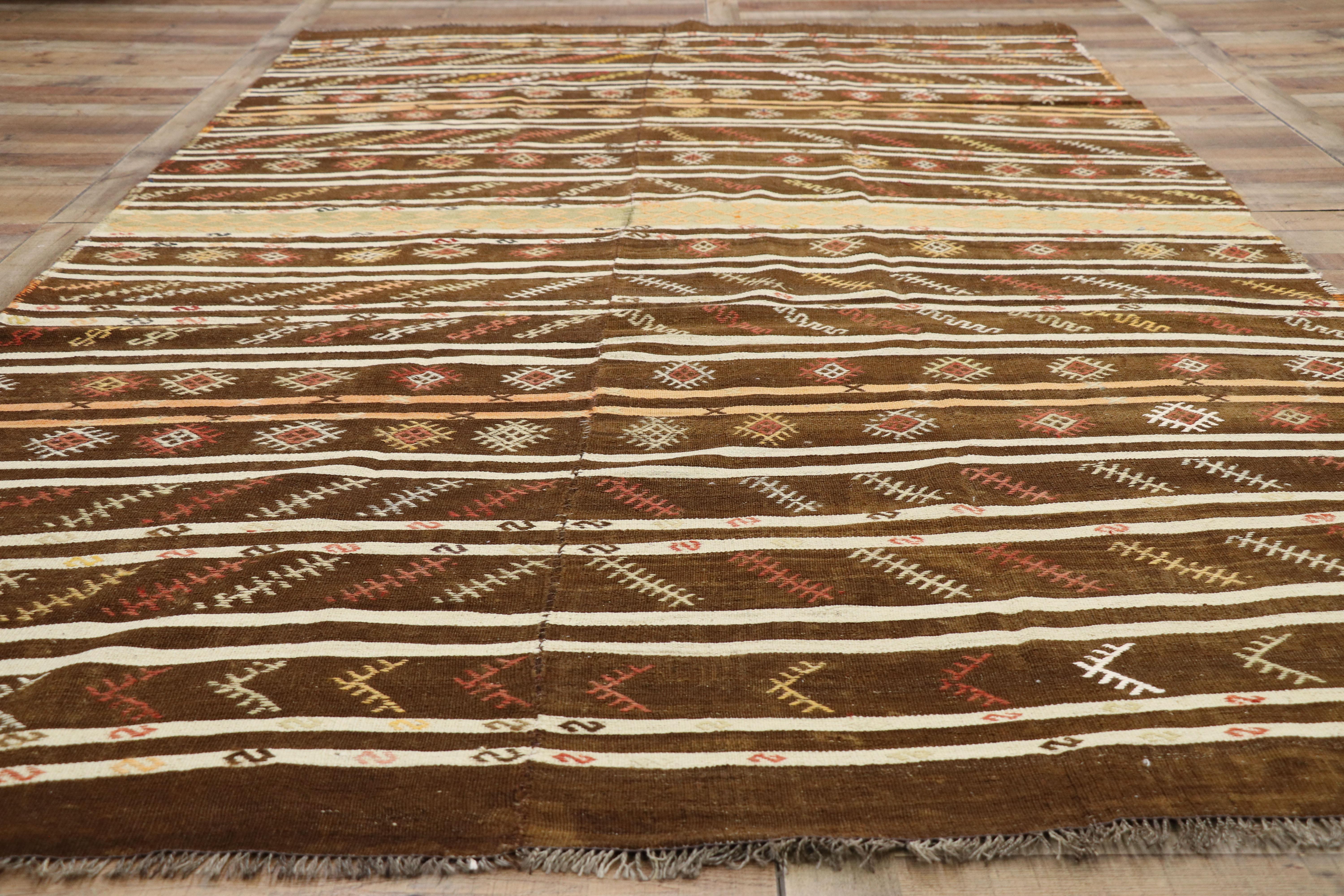 Türkischer gestreifter Kelim-Teppich im modernen Cabin-Stil, flachgewebter Teppich (Wolle) im Angebot