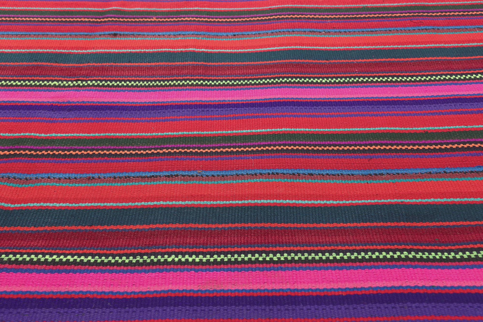 Türkischer gestreifter Kilim-Teppich im Vintage-Stil im Zustand „Gut“ im Angebot in Dallas, TX