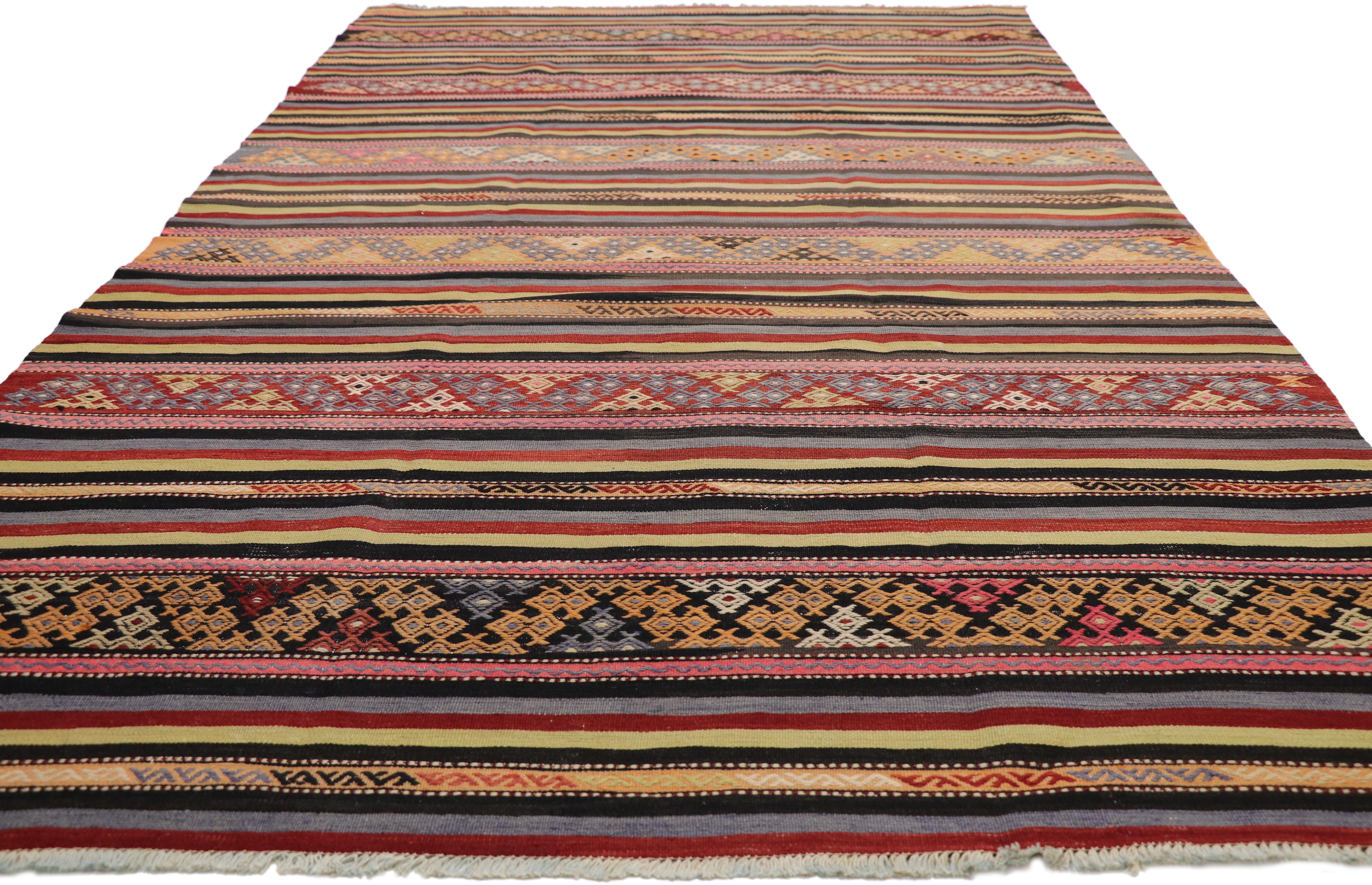 Vintage Turkish Striped Kilim Rug with Tribal Bohemian Style, Flat-Weave Rug In Good Condition For Sale In Dallas, TX