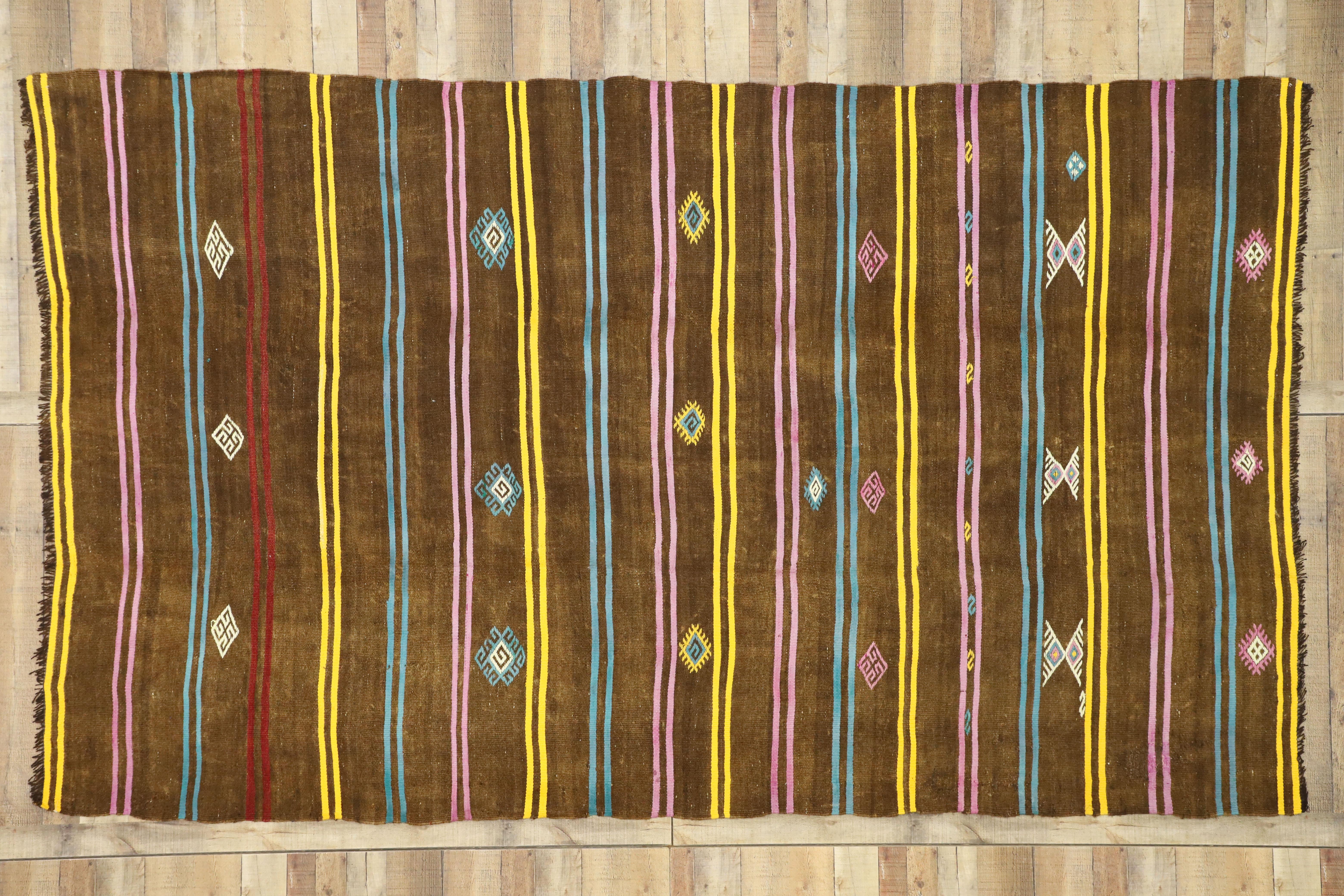Tapis Kilim turc à rayures colorées des années 1950, style tribal moderne en vente 1