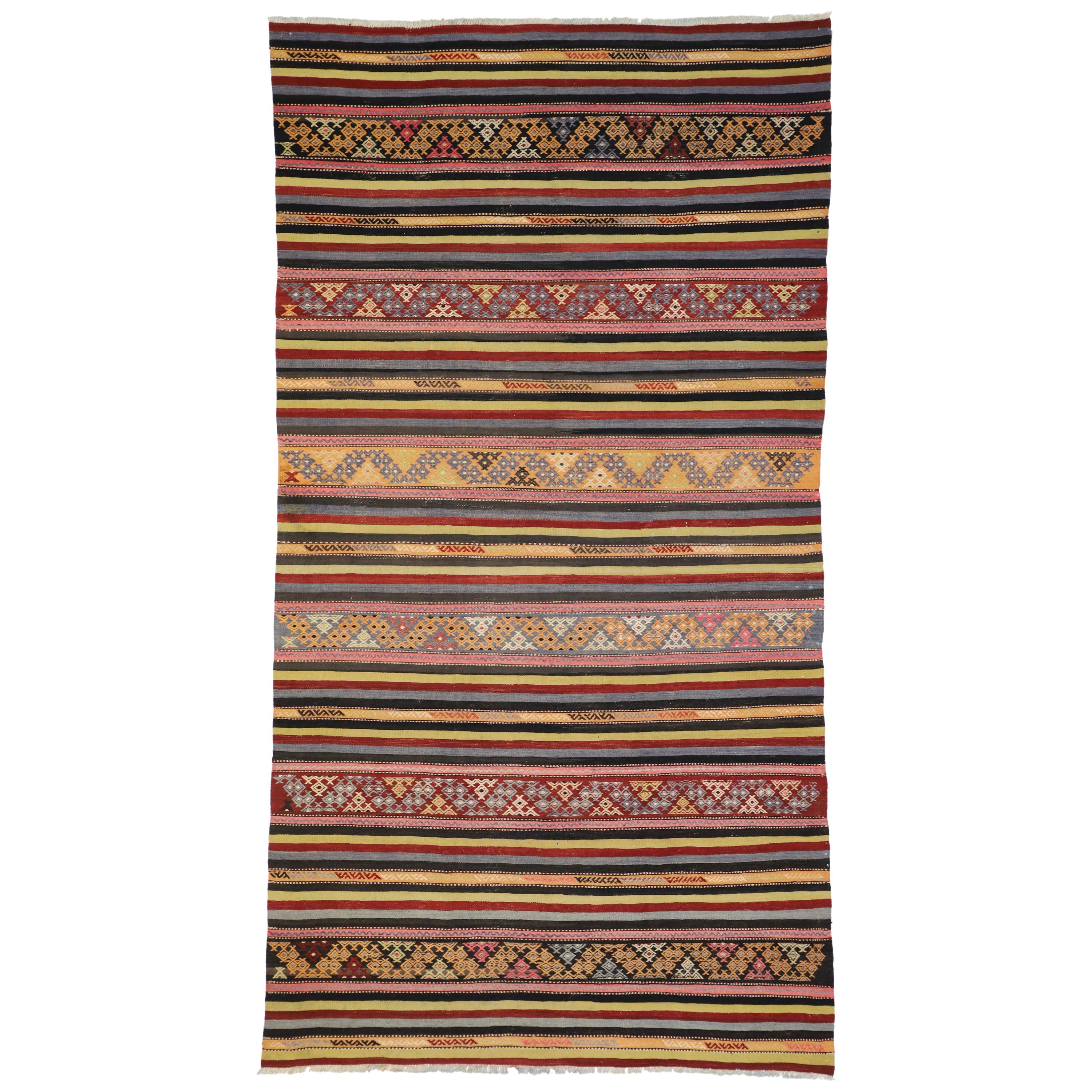 Türkischer gestreifter Kelim-Teppich mit Stammesmotiv im böhmischen Stil, flachgewebter Teppich