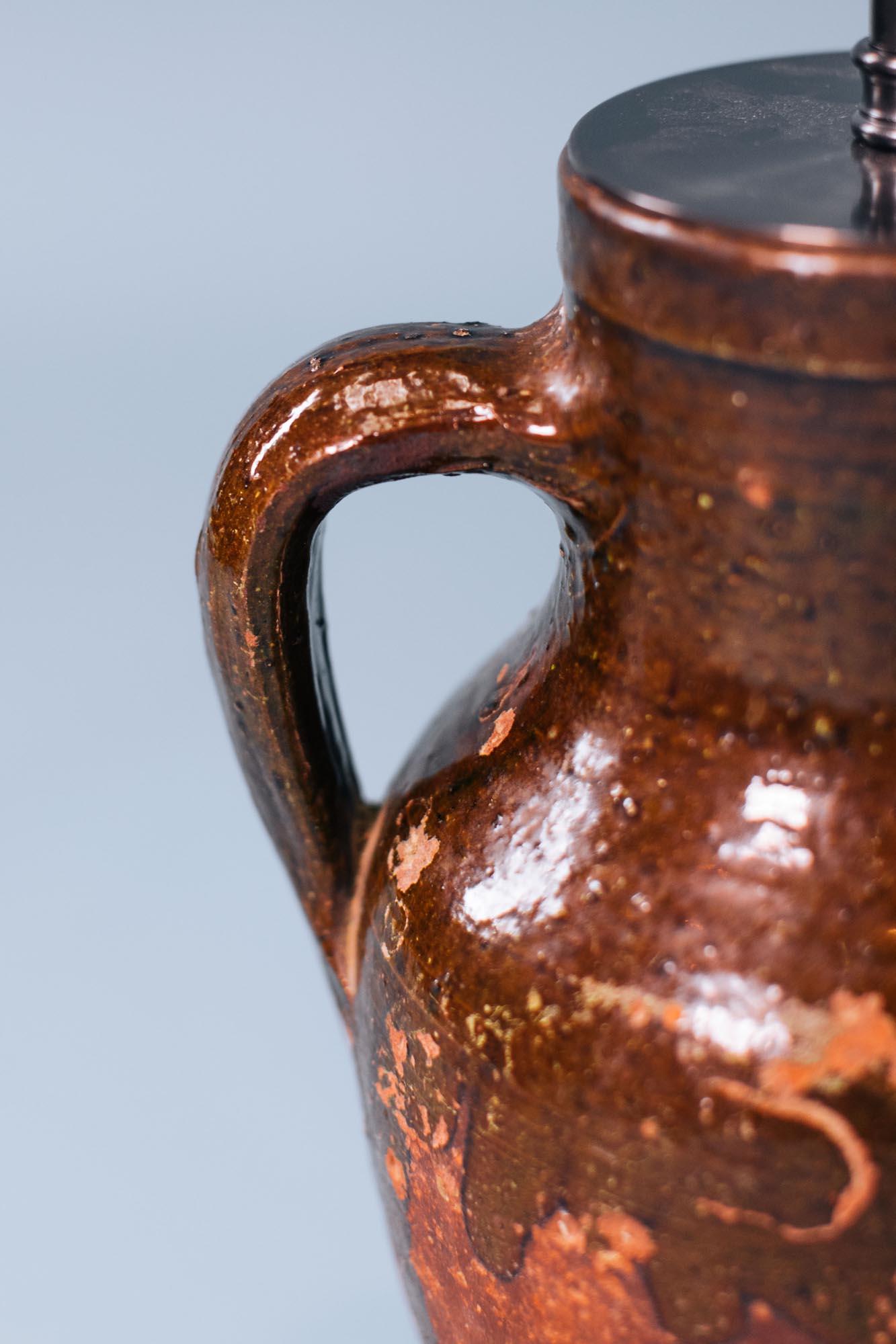 Lámpara de sobremesa vintage turca de terracota con esmalte de cobre, Siglo XX Tallado a mano en venta