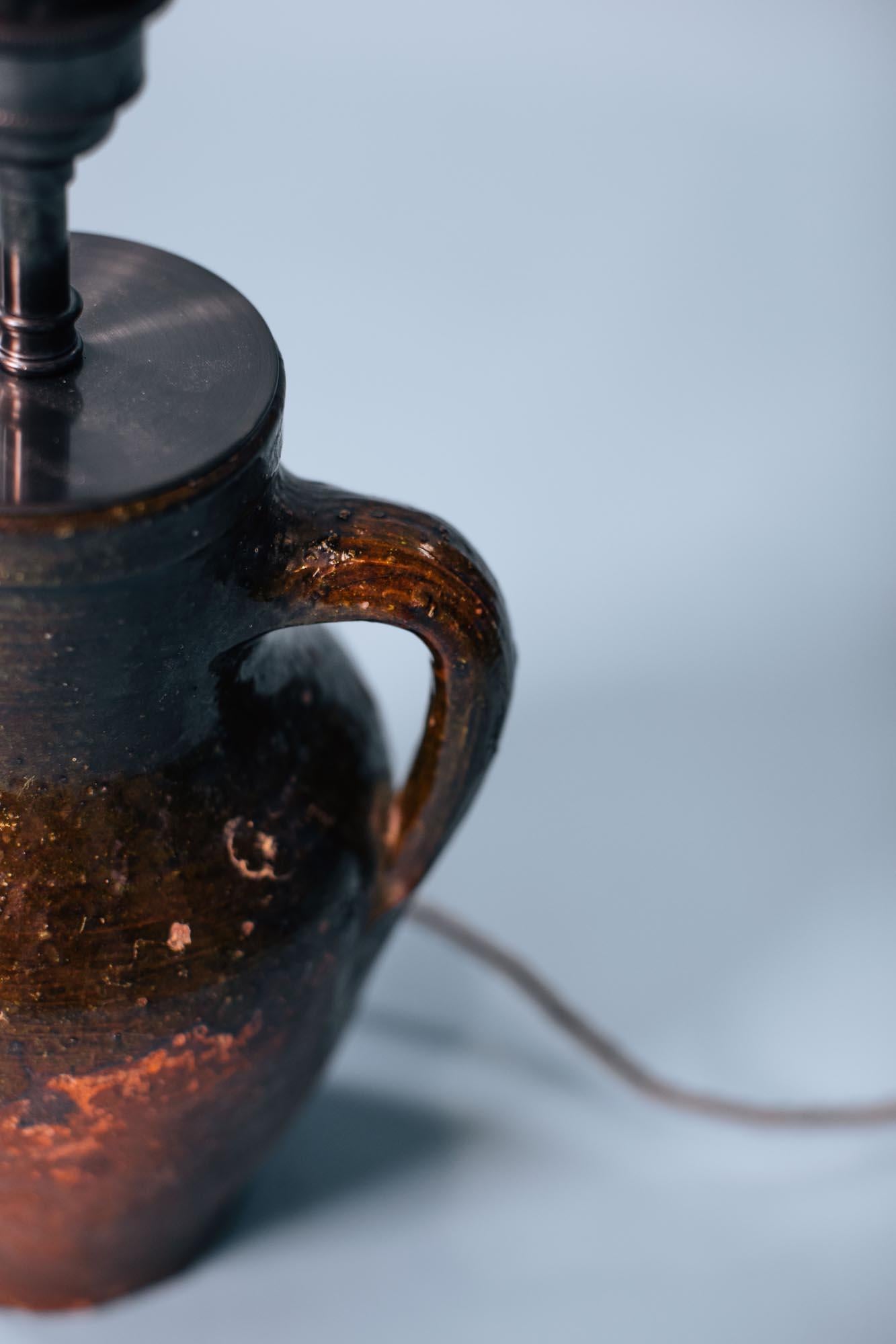 Lámpara de sobremesa vintage turca de terracota con esmalte de cobre, Siglo XX en Bueno estado para la venta en London, GB