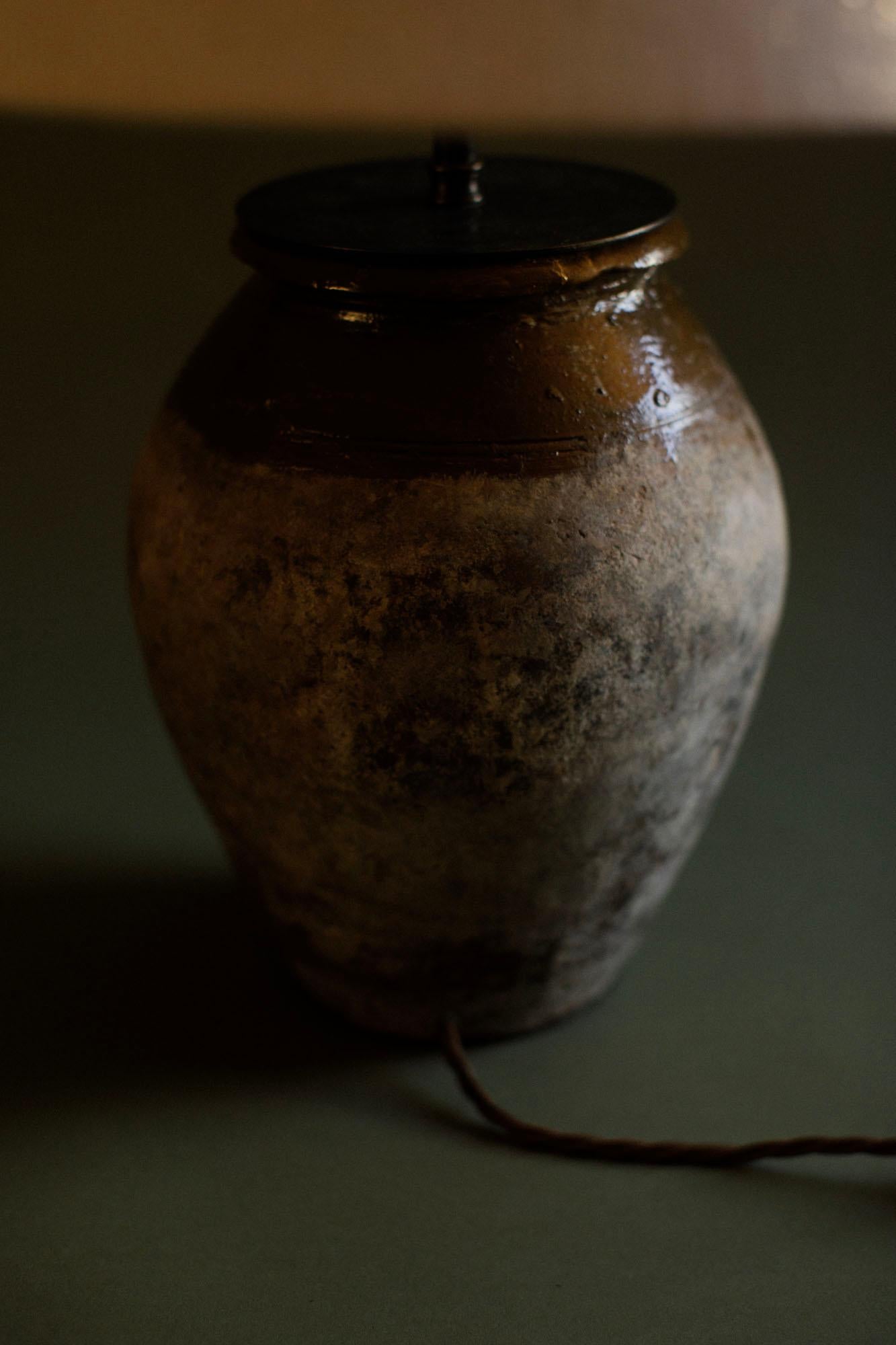 Turco Lampada da tavolo turca d'epoca in terracotta con smalto color rame, 20° secolo in vendita