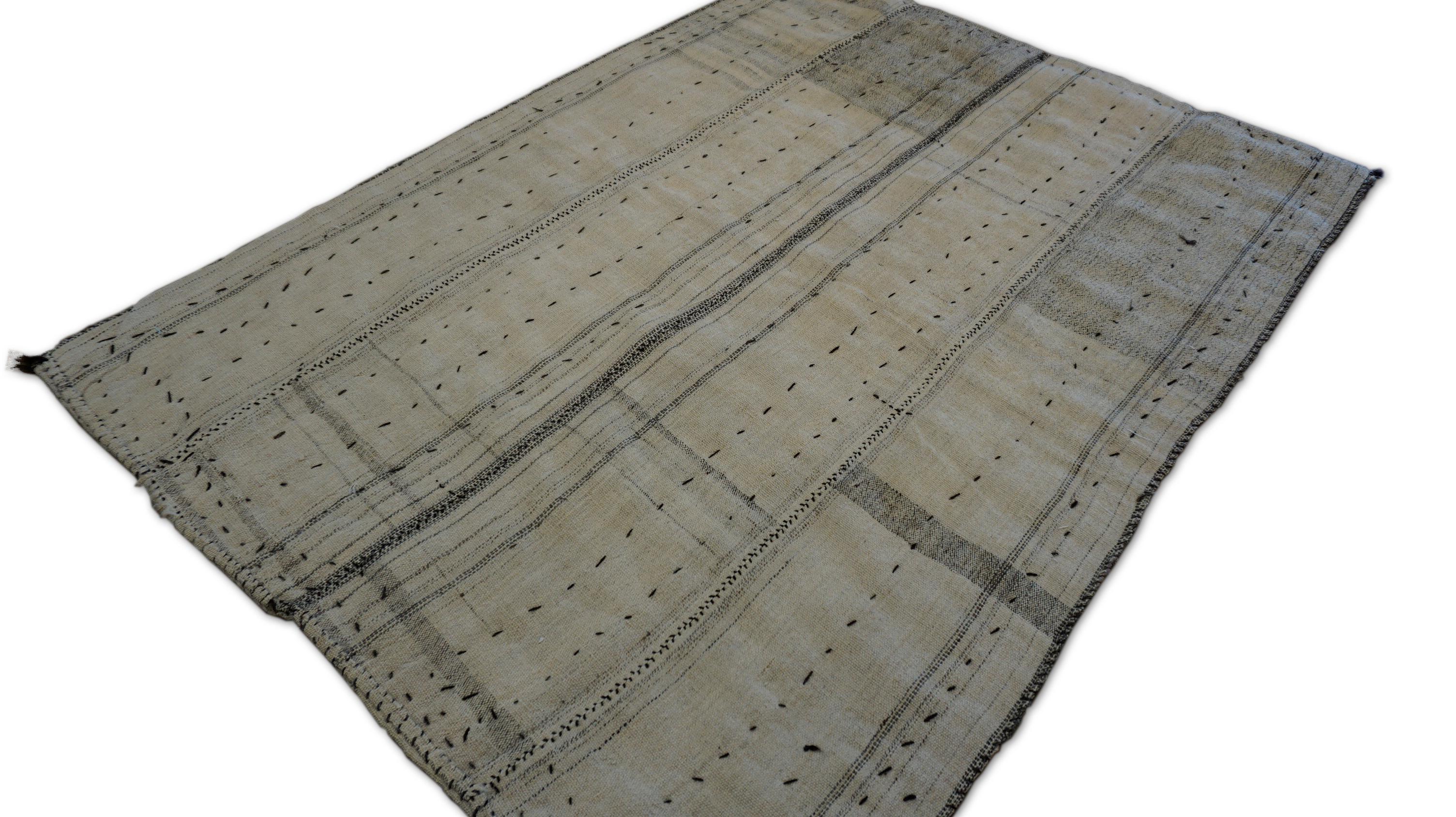 Modern Vintage Turkish Tribal Blanket Rug 4'3''x5'9'' For Sale
