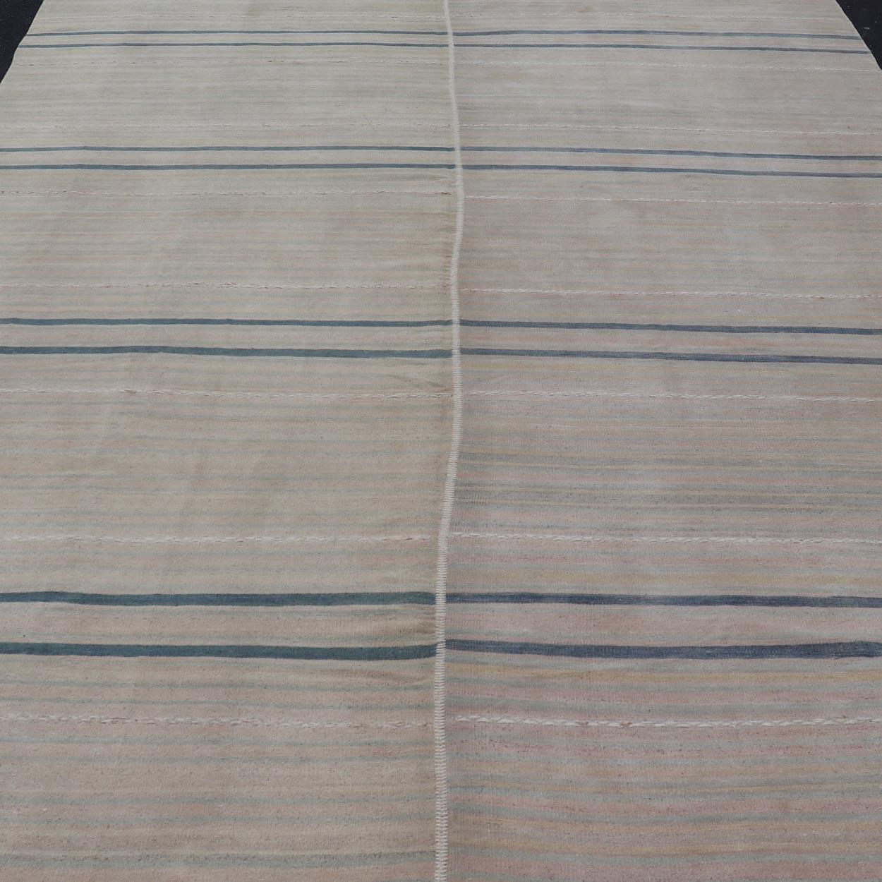 Rug & Kilim tribale turco d'epoca con strisce blu e color taupe  9'0 x 13'0 in vendita 1