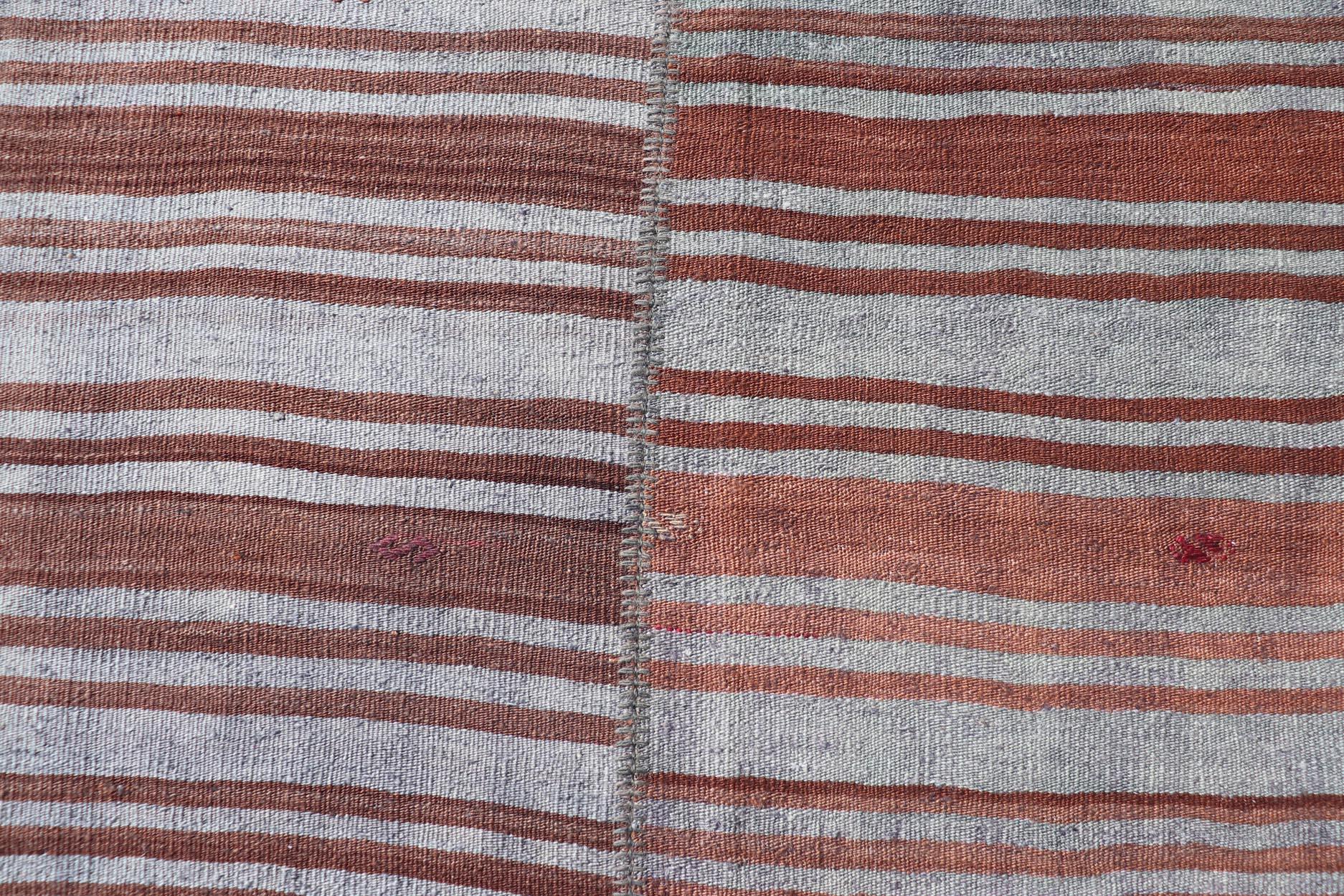 Tapis Kilim turc tribal avec de riches rayures multicolores 6'5 x 10'4 en vente 1