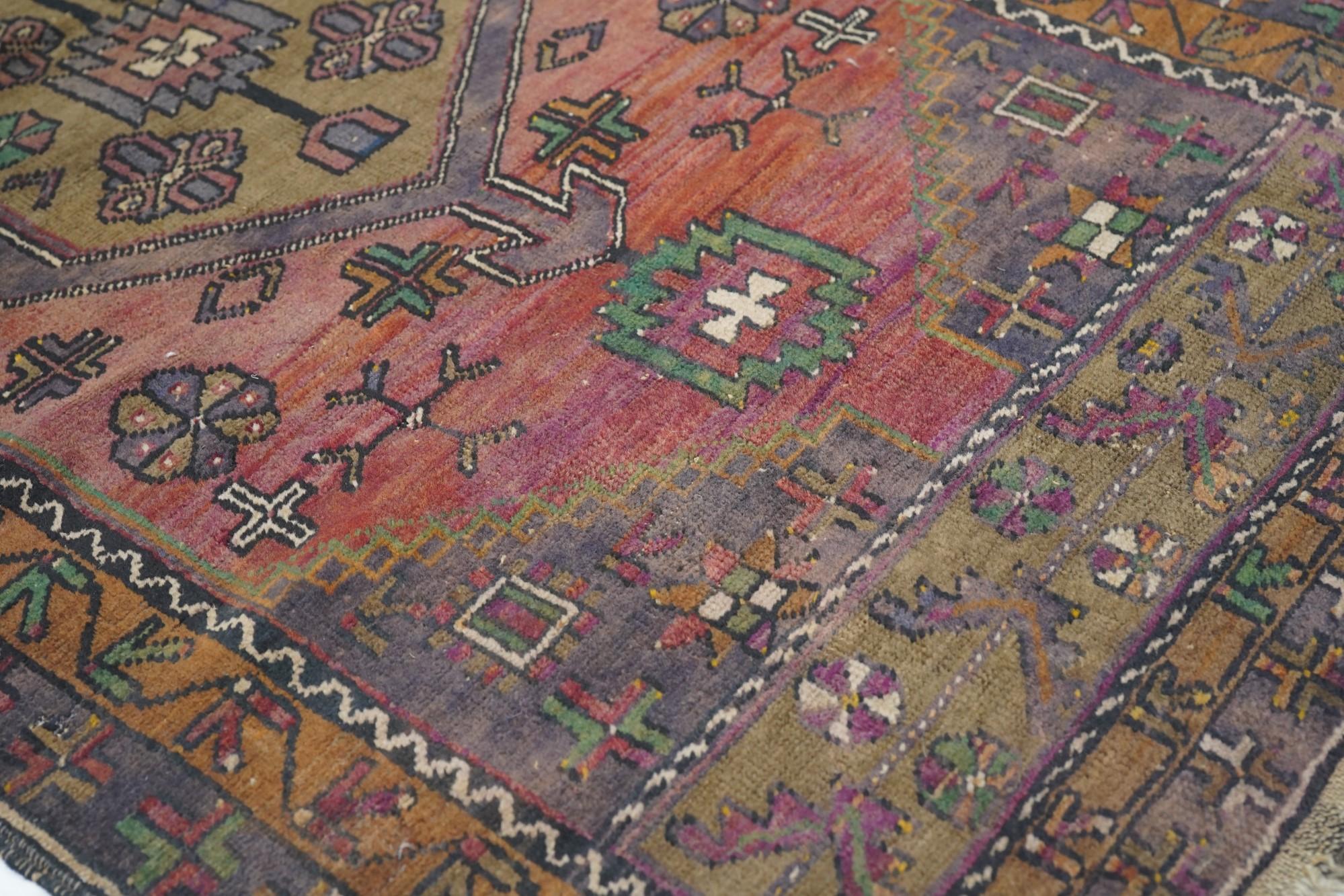 Vintage Türkisch Stammes-Teppich 3' x 5'7'' im Angebot 1