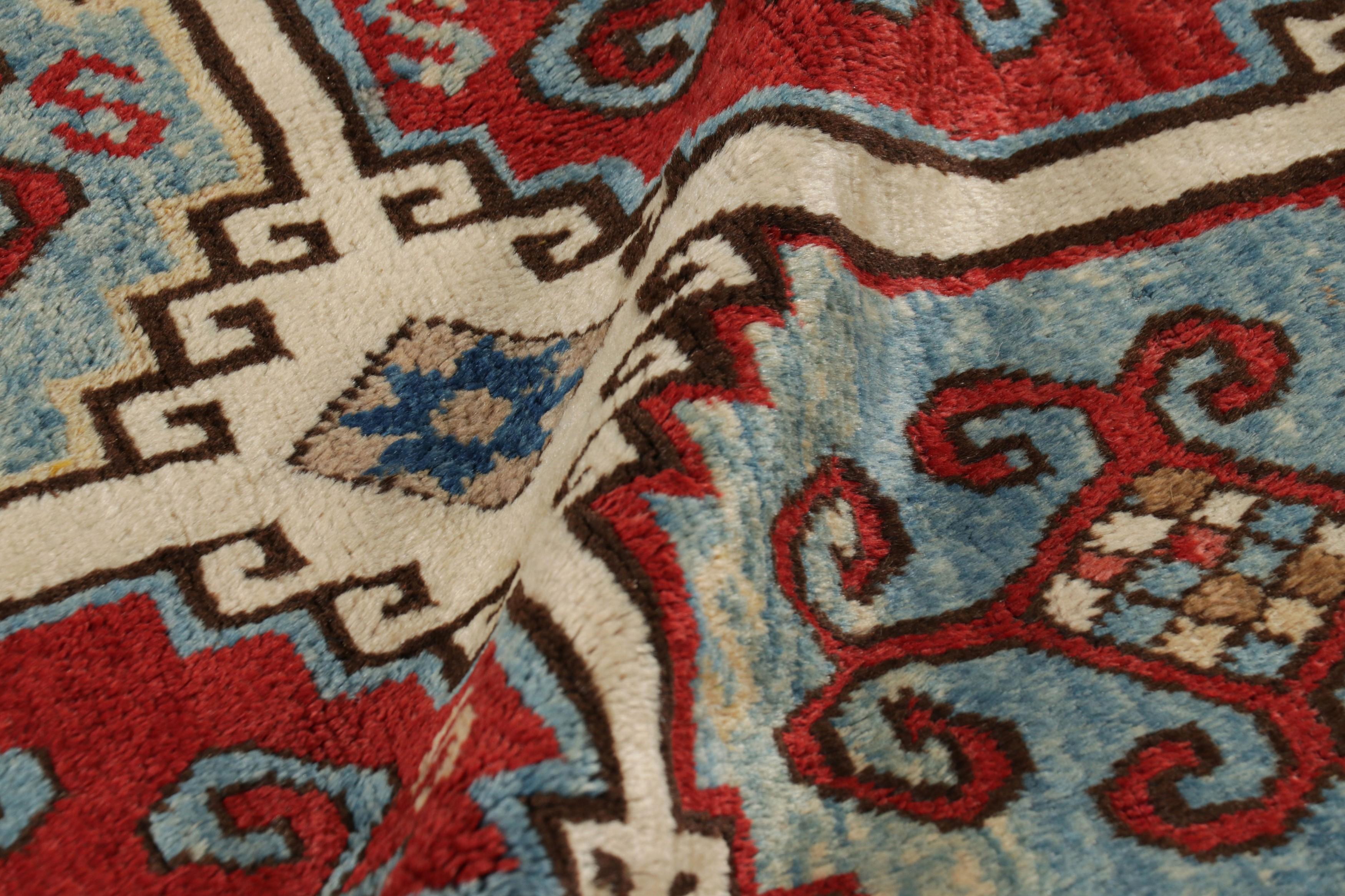 Laine Tapis tribal turc vintage crème et rouge avec médaillons  Rug & Kilim en vente