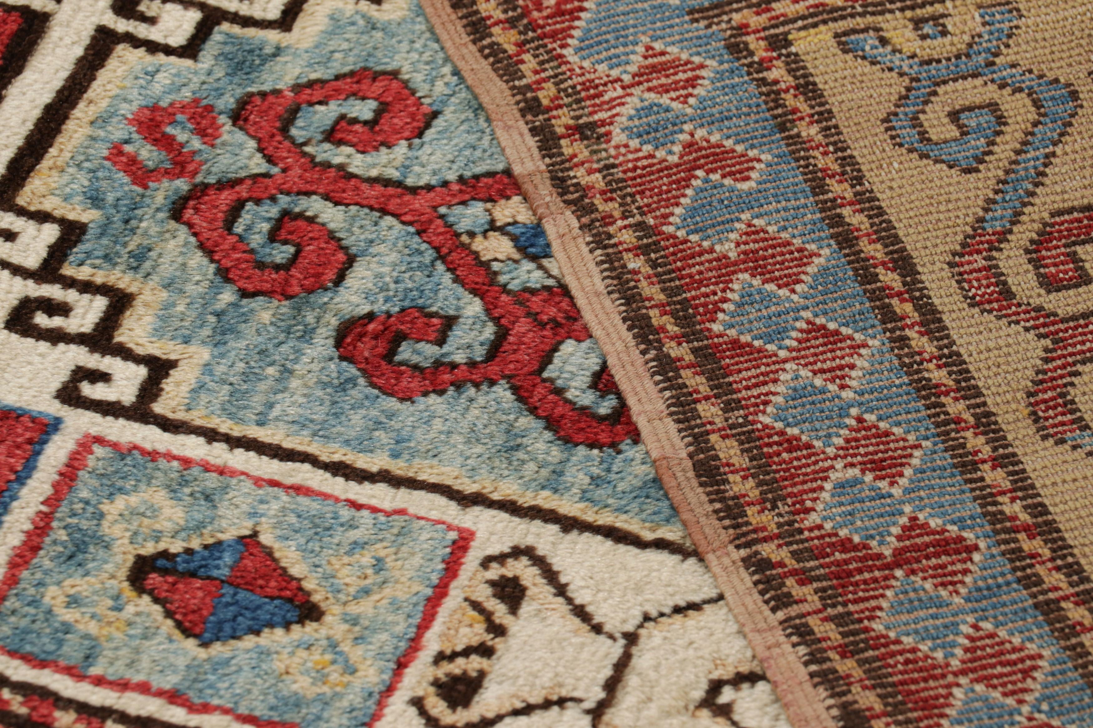 Tapis tribal turc vintage crème et rouge avec médaillons  Rug & Kilim en vente 1
