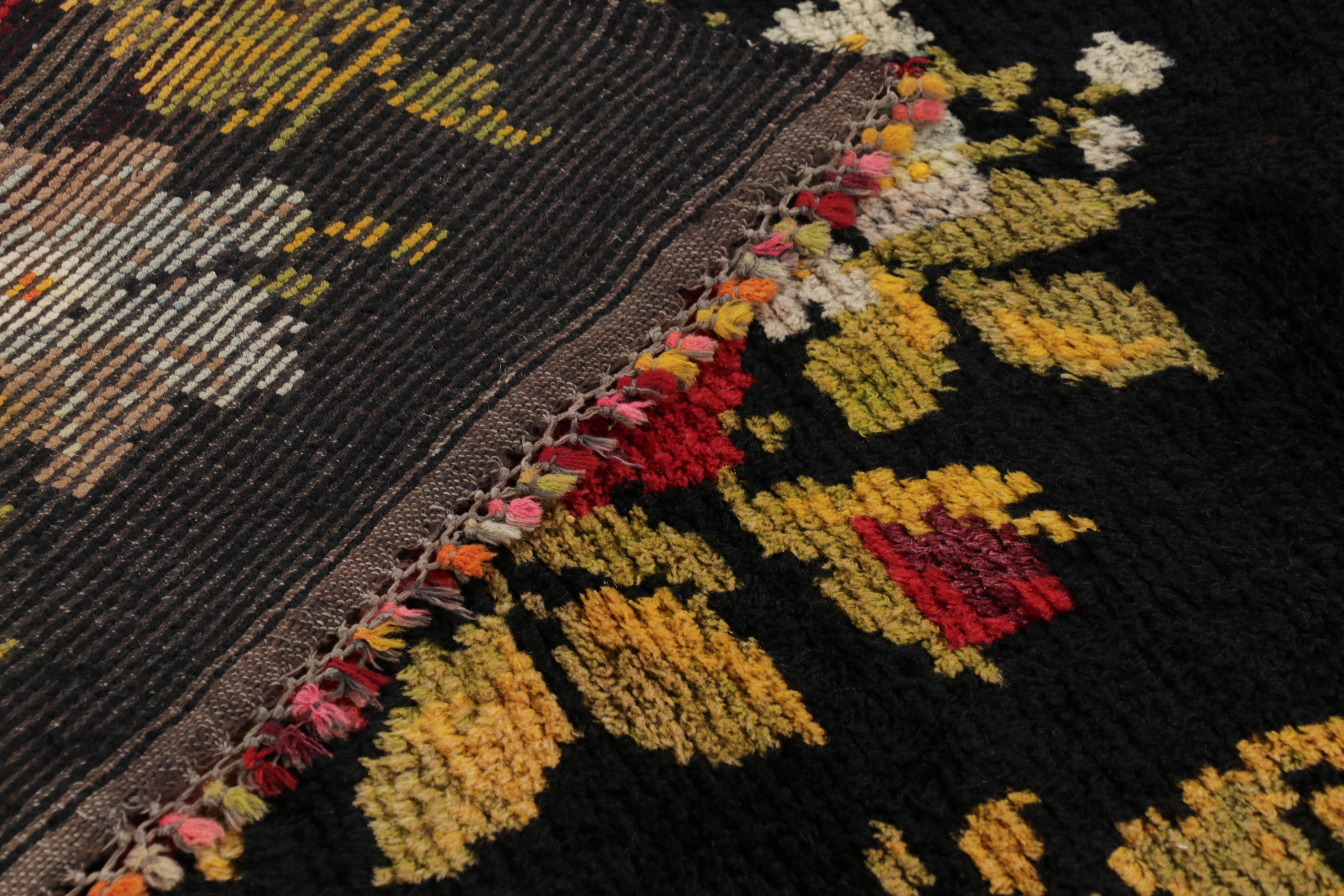 Vintage Turkish Tulu, Bessarabian Inspired Floral Rug Rose Motif - Rug & Kilim For Sale 2