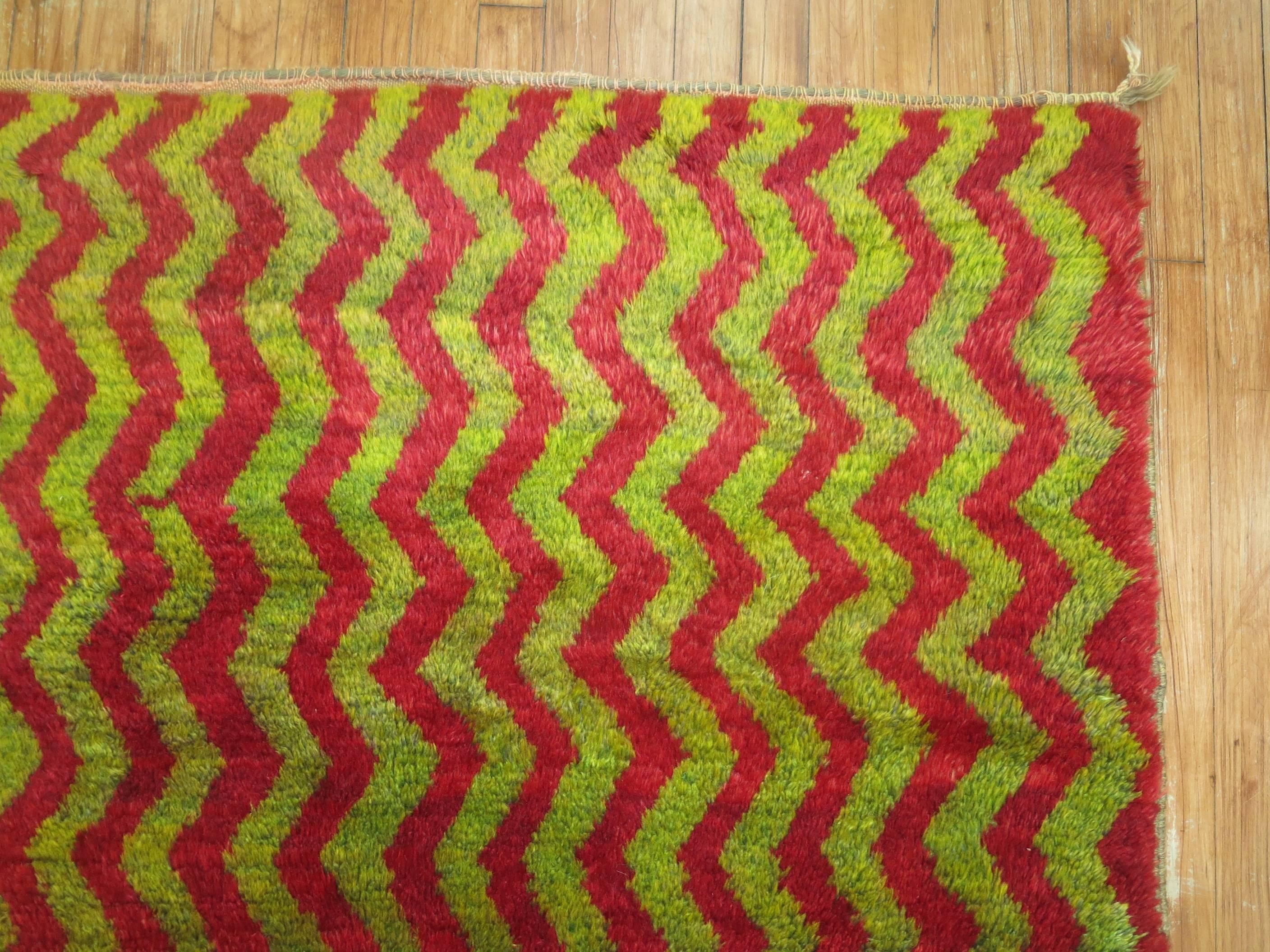 Vintage Turkish Tulu Chevron Rug In Good Condition For Sale In New York, NY